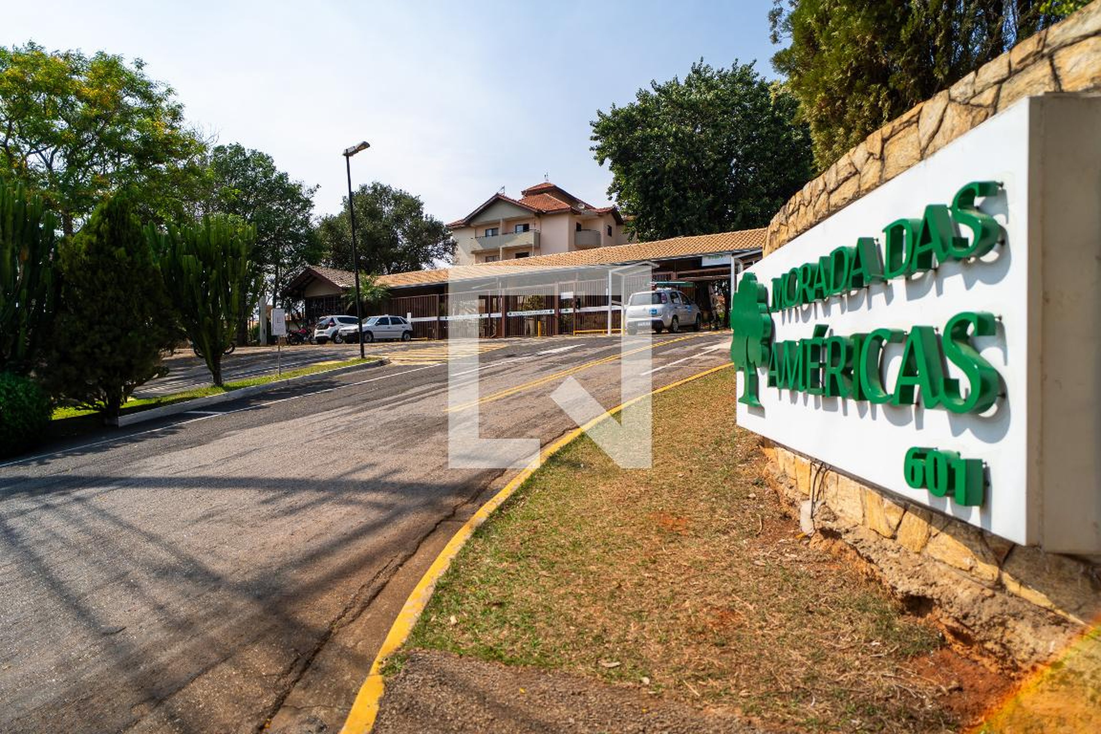 Fachada Condomínio em Rua Laura Maiello Kook, 600