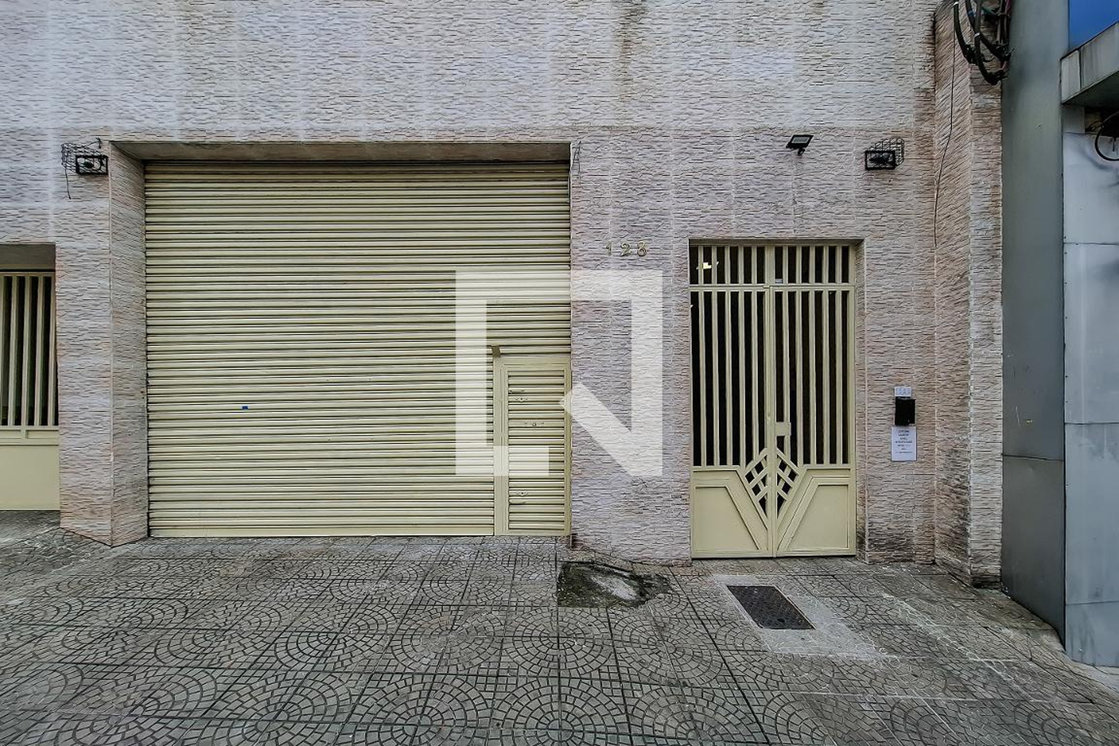 Fachada Condomínio em Rua Tamandaré, 128