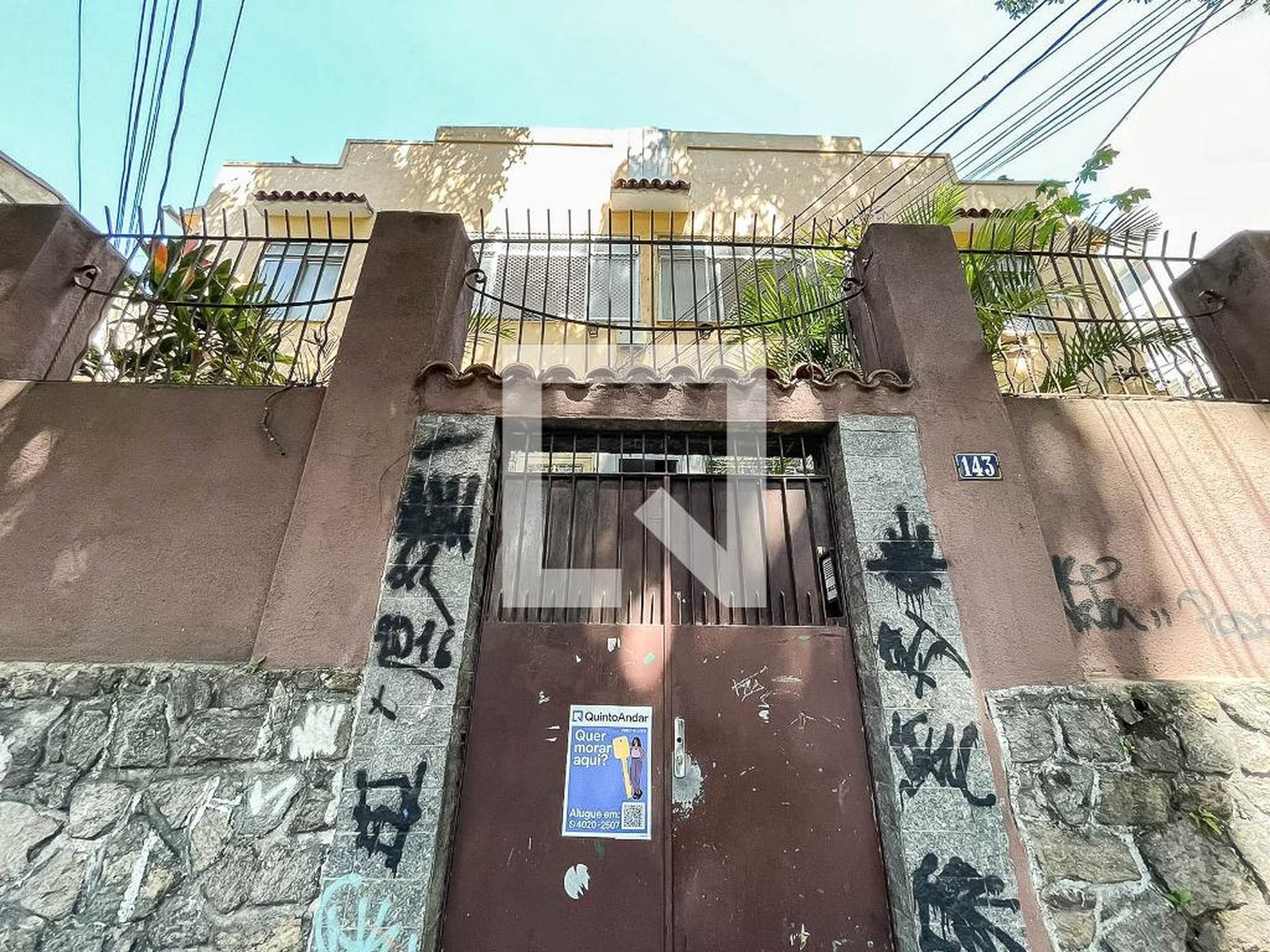 Fachada Condomínio em Rua Silva Pinto, 143