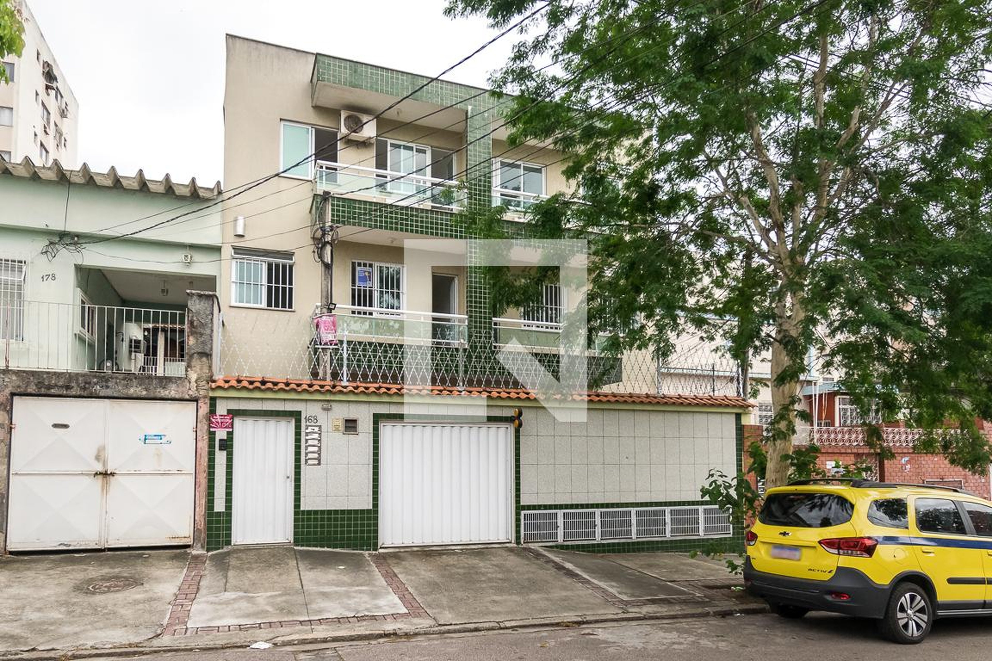 Fachada do Prédio Condomínio em Rua Samin, 165