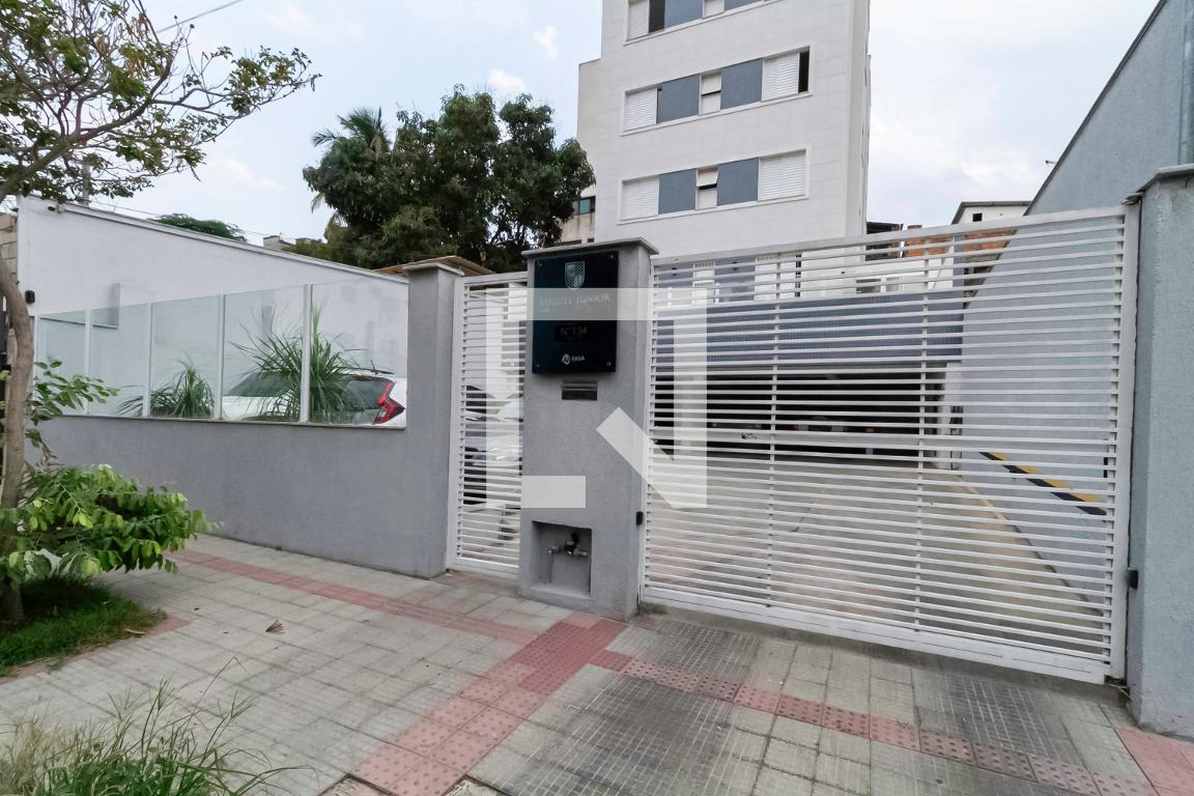 Fachada Condomínio em Rua Senador Teixeira da Costa, 134