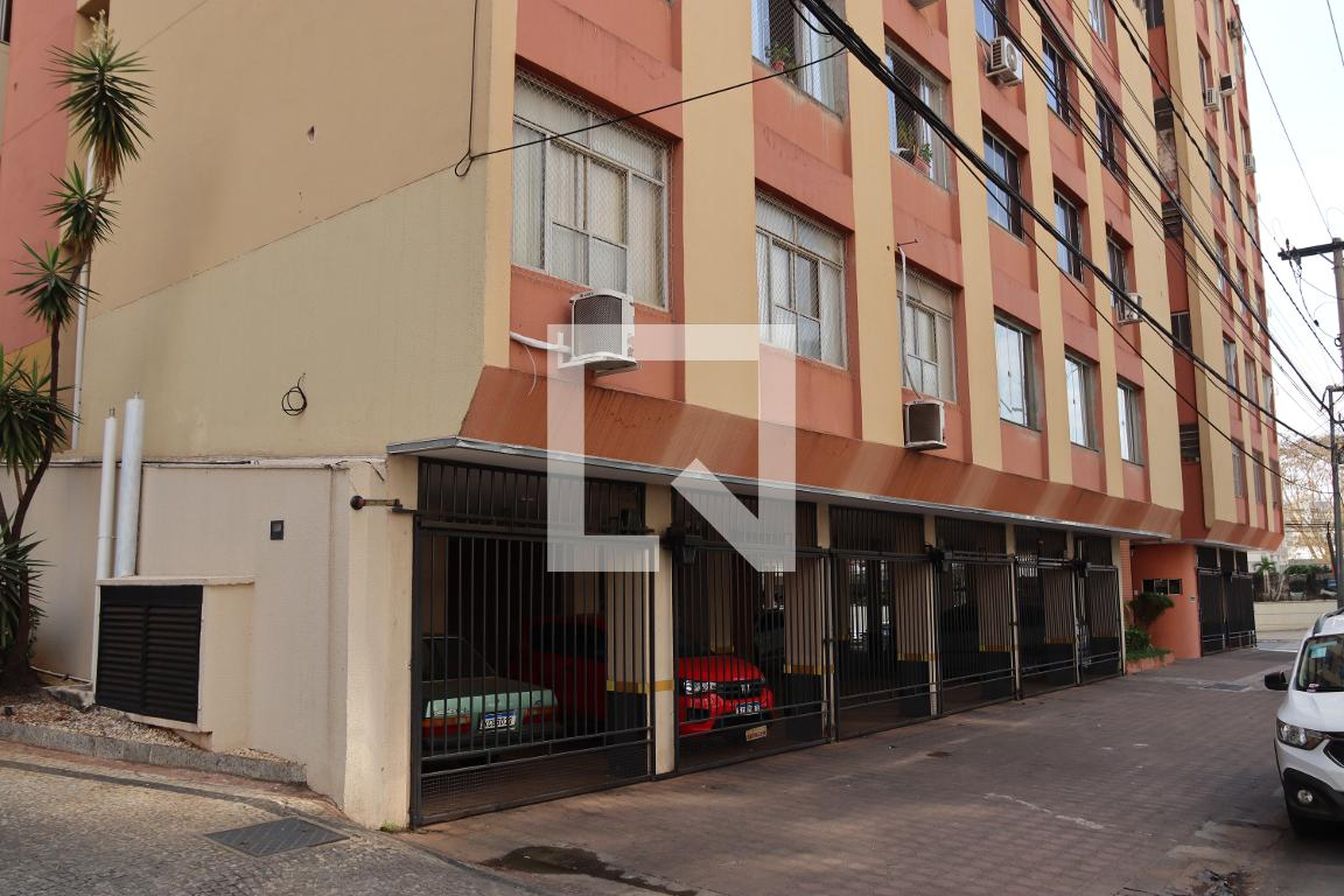 Fachada Condomínio em Rua 9, 10