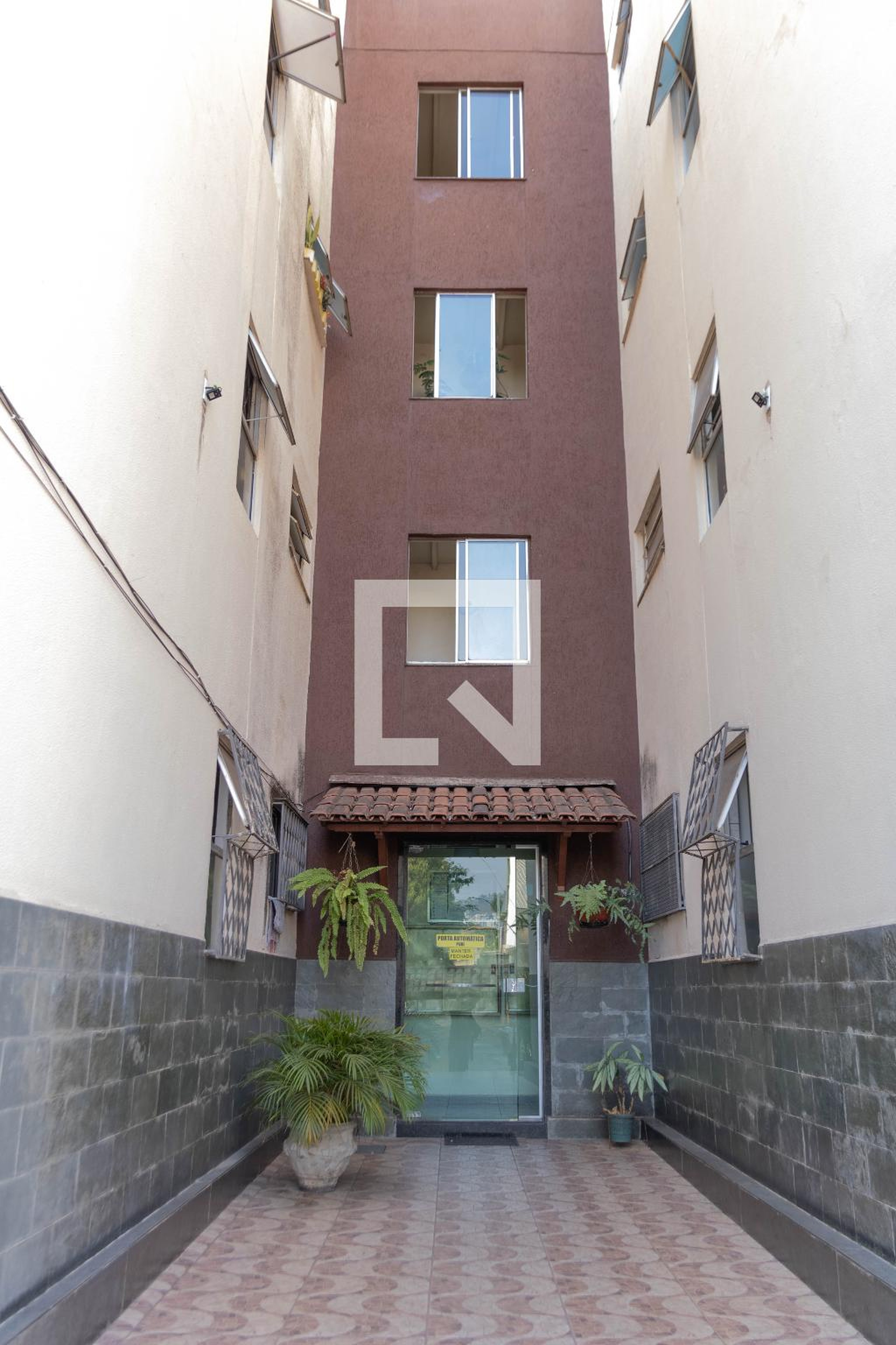 Entrada Condomínio em Rua Martinez Camelo de Souza, 403