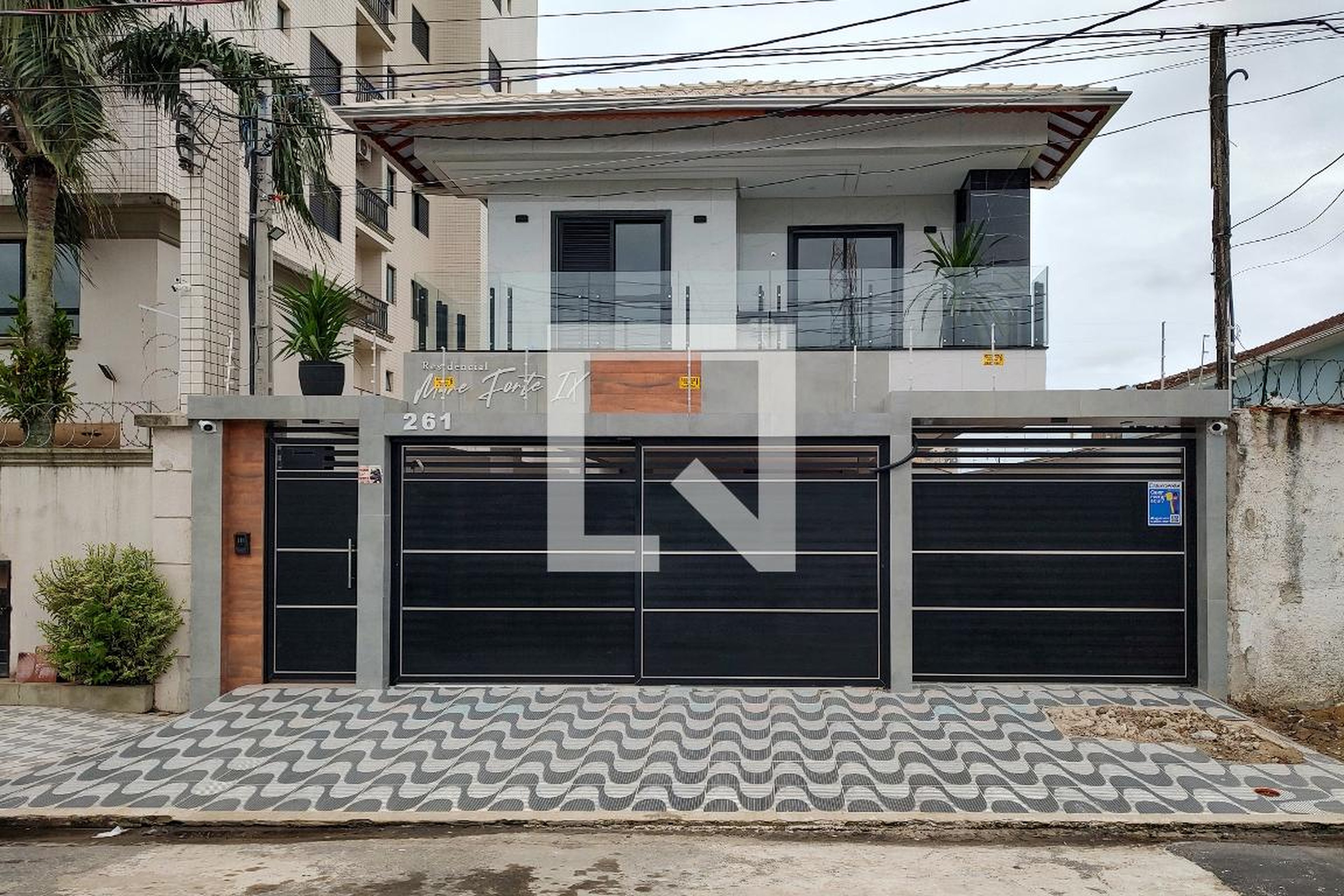 Fachada do condomínio Condomínio em Rua Amin Andraus, 261