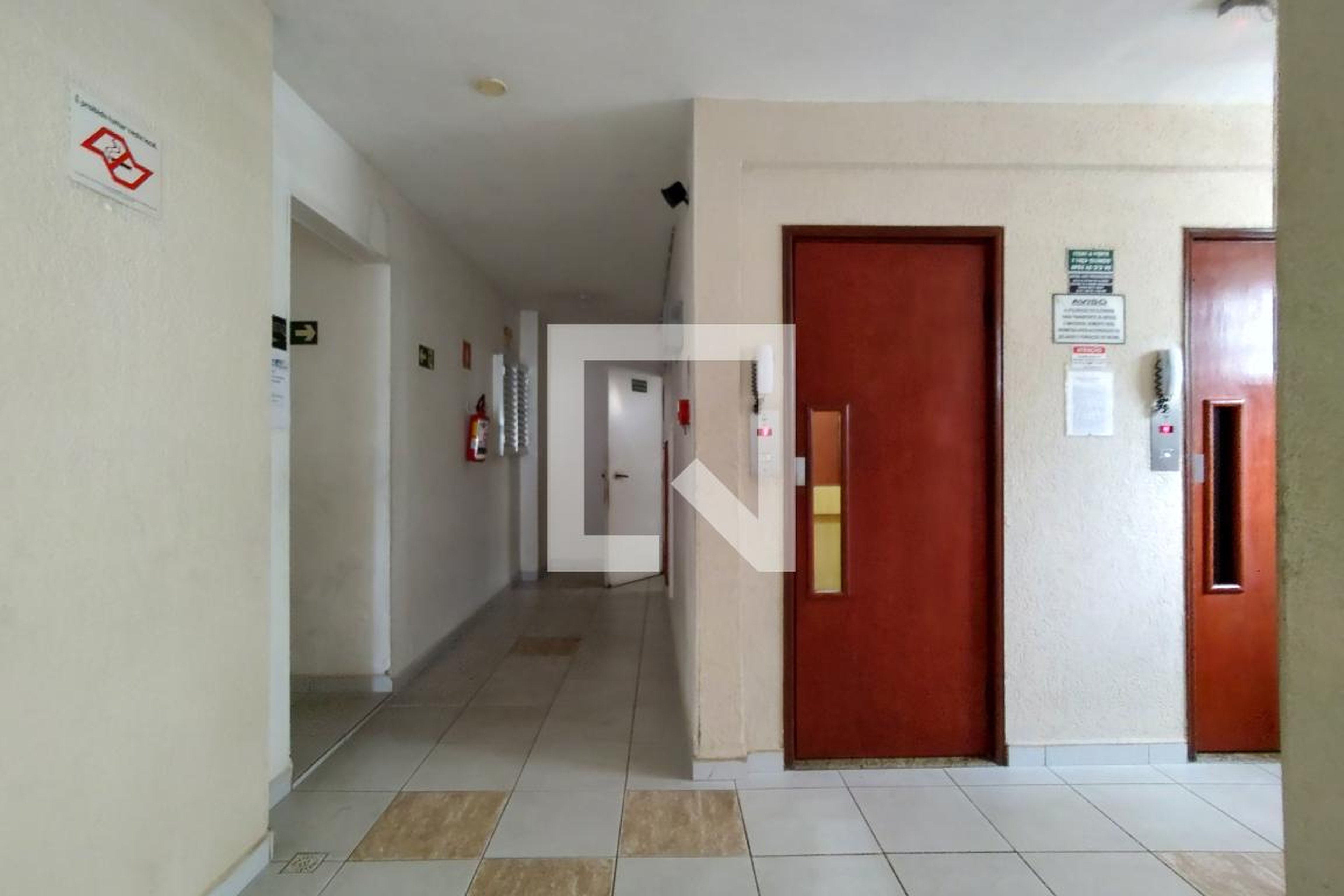 Hall de entrada - Gabriela Mourão