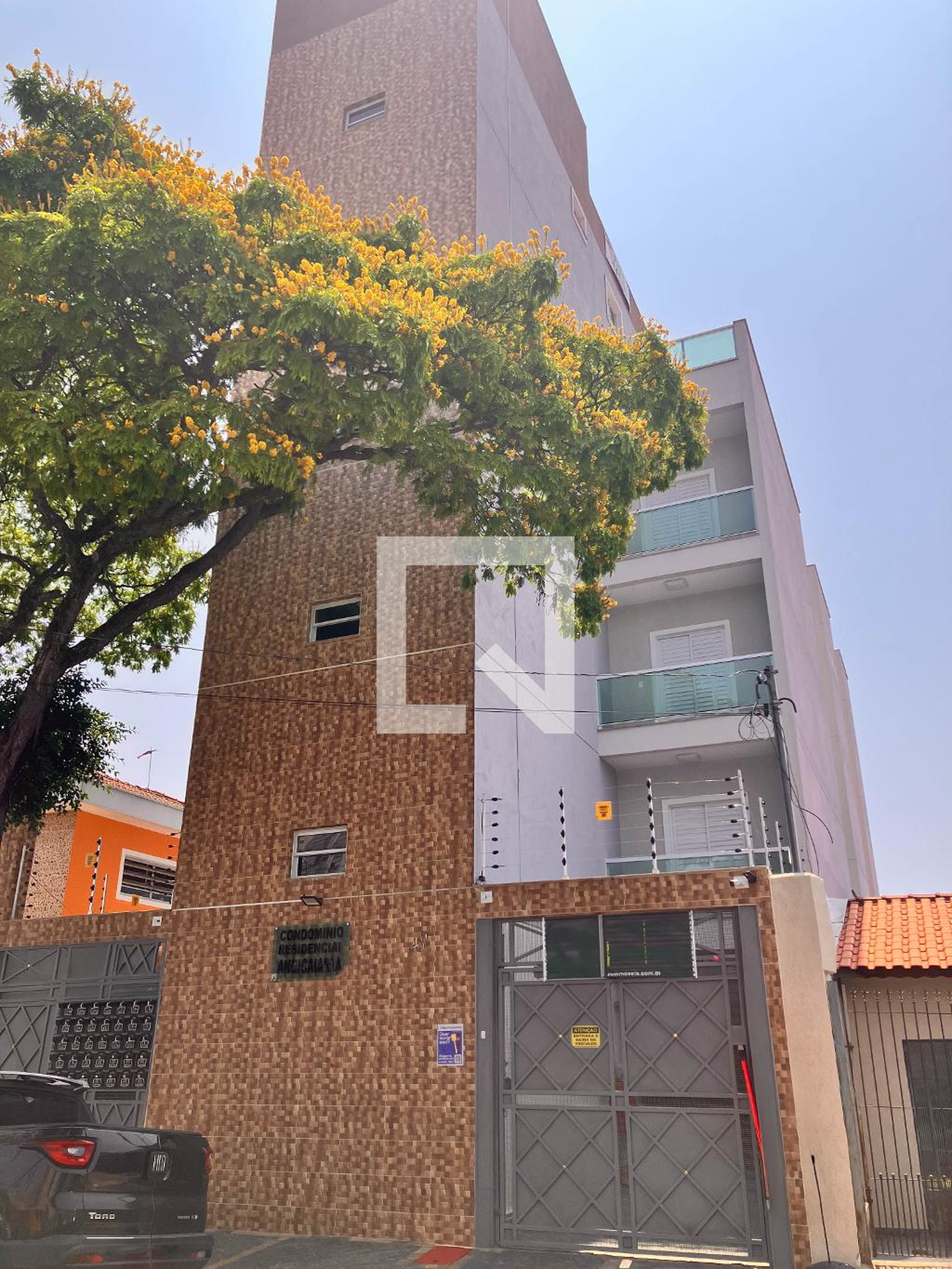 Fachada Condomínio em Rua Angical, 47