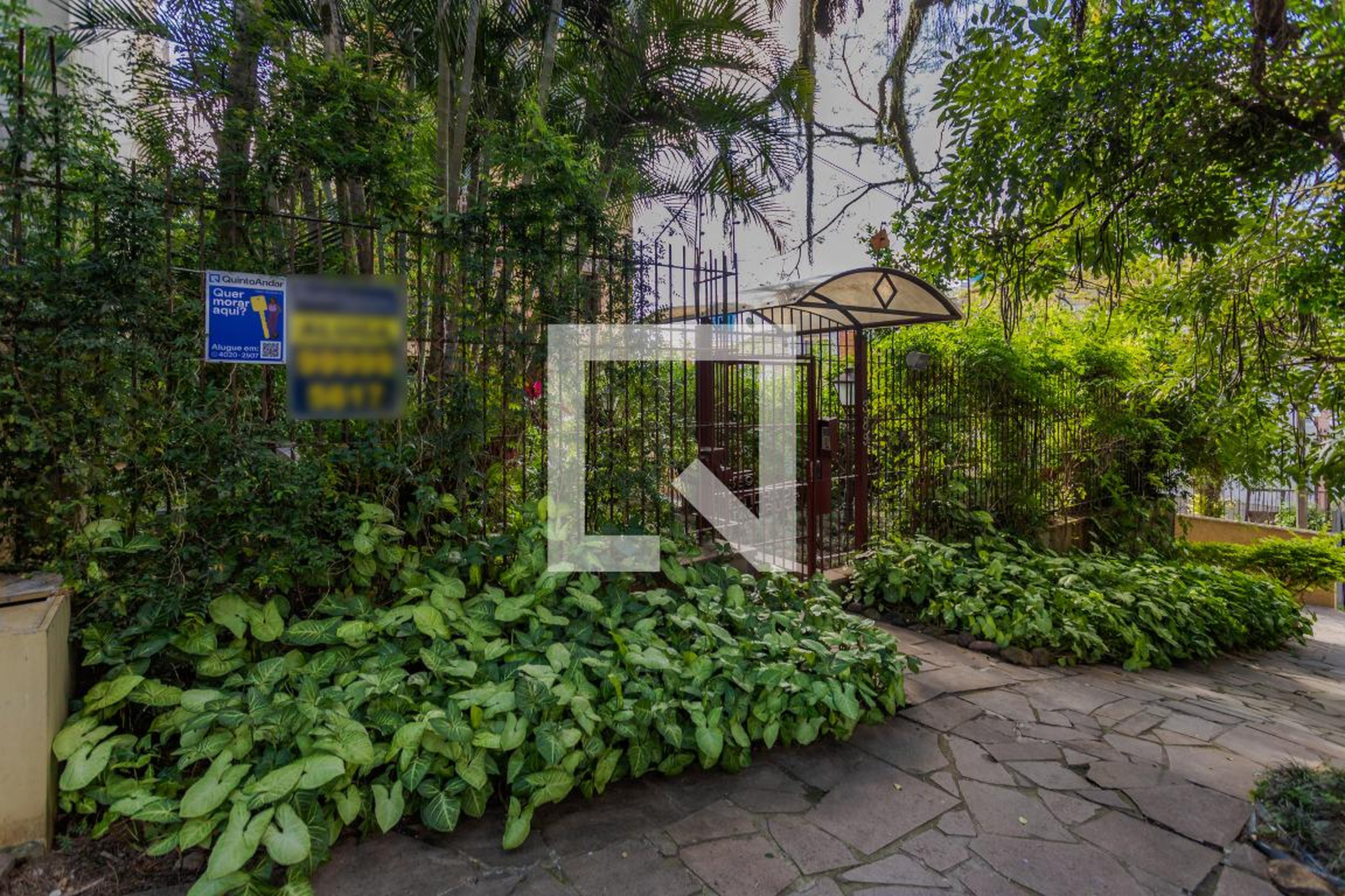 Fachada Condomínio em Rua Artur Rocha, 389