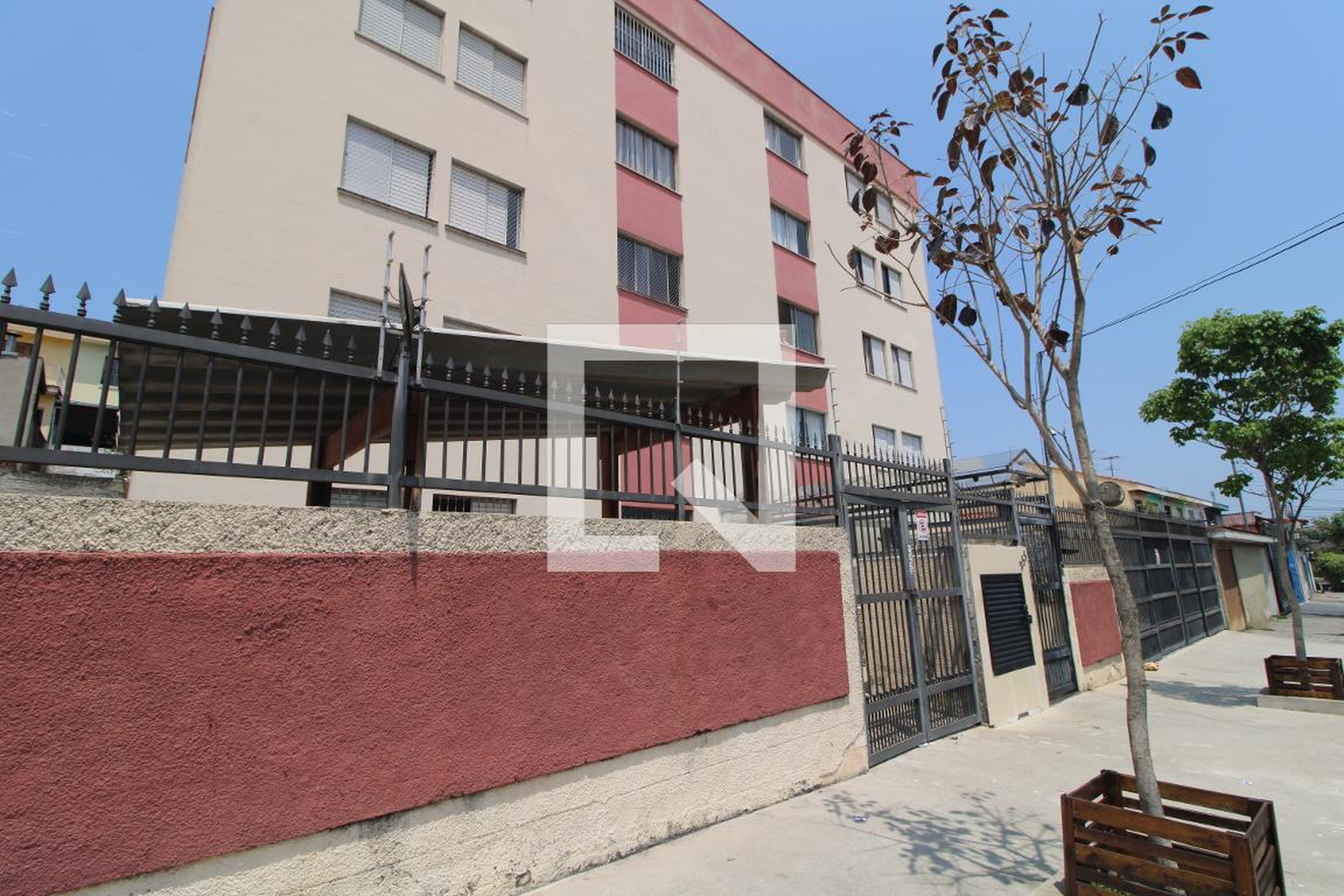 Fachada Condomínio em Rua Elói Eppinger, 288