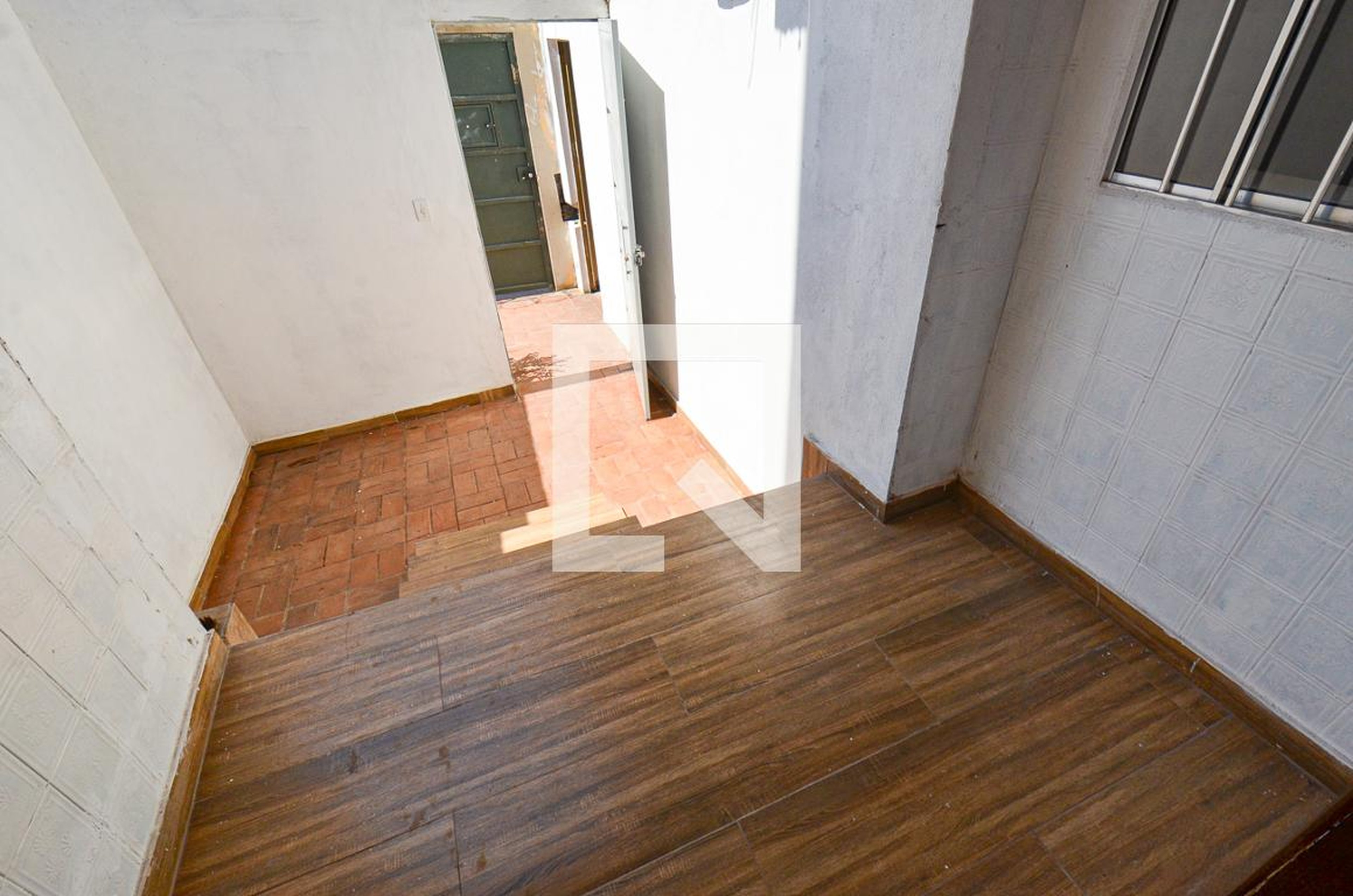 Entrada Condomínio em Rua Rosa Cruz, 282