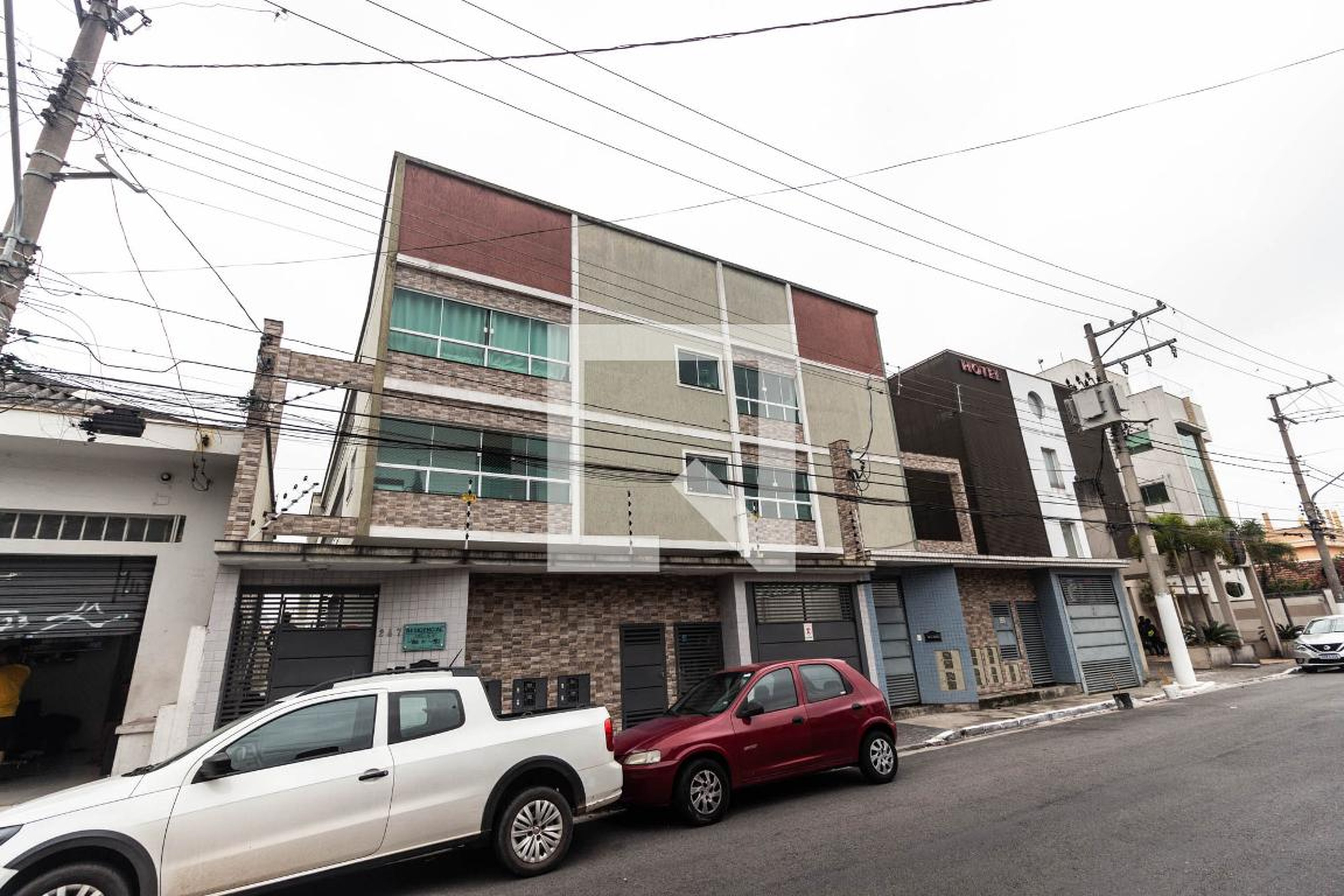 Fachada Condomínio em Rua Milton, 247