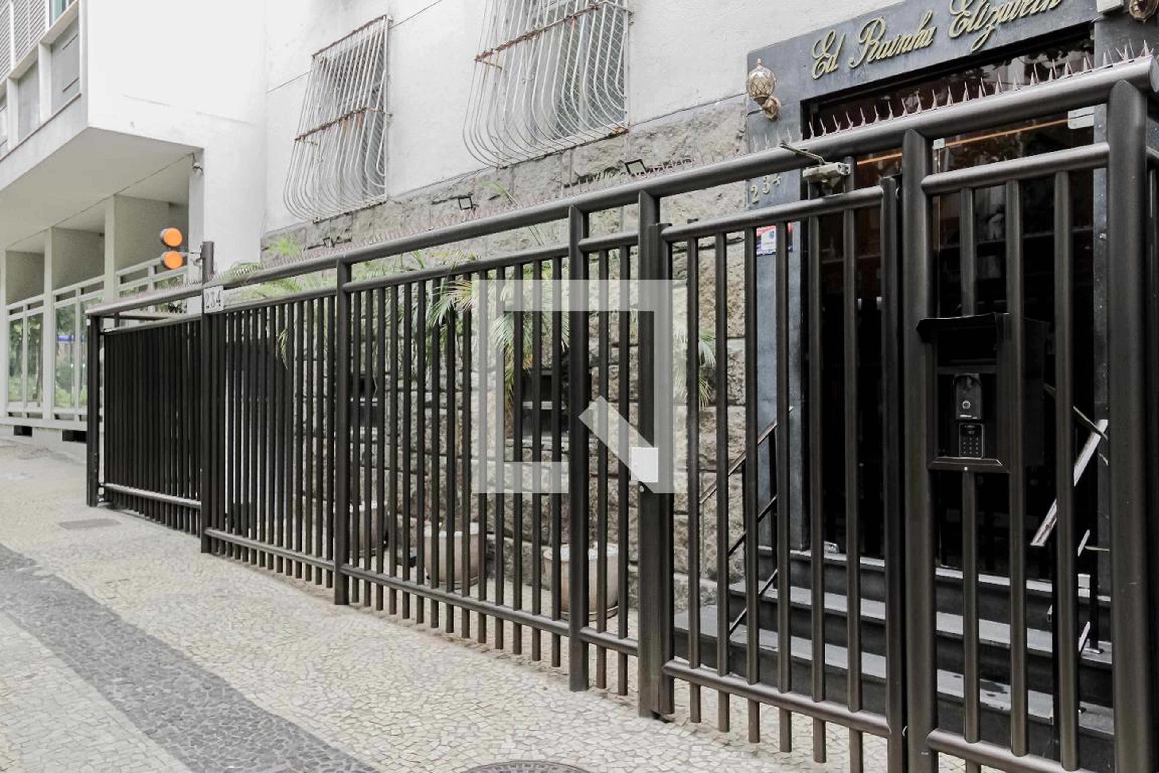 Entrada - Edifício Rainha Elizabet