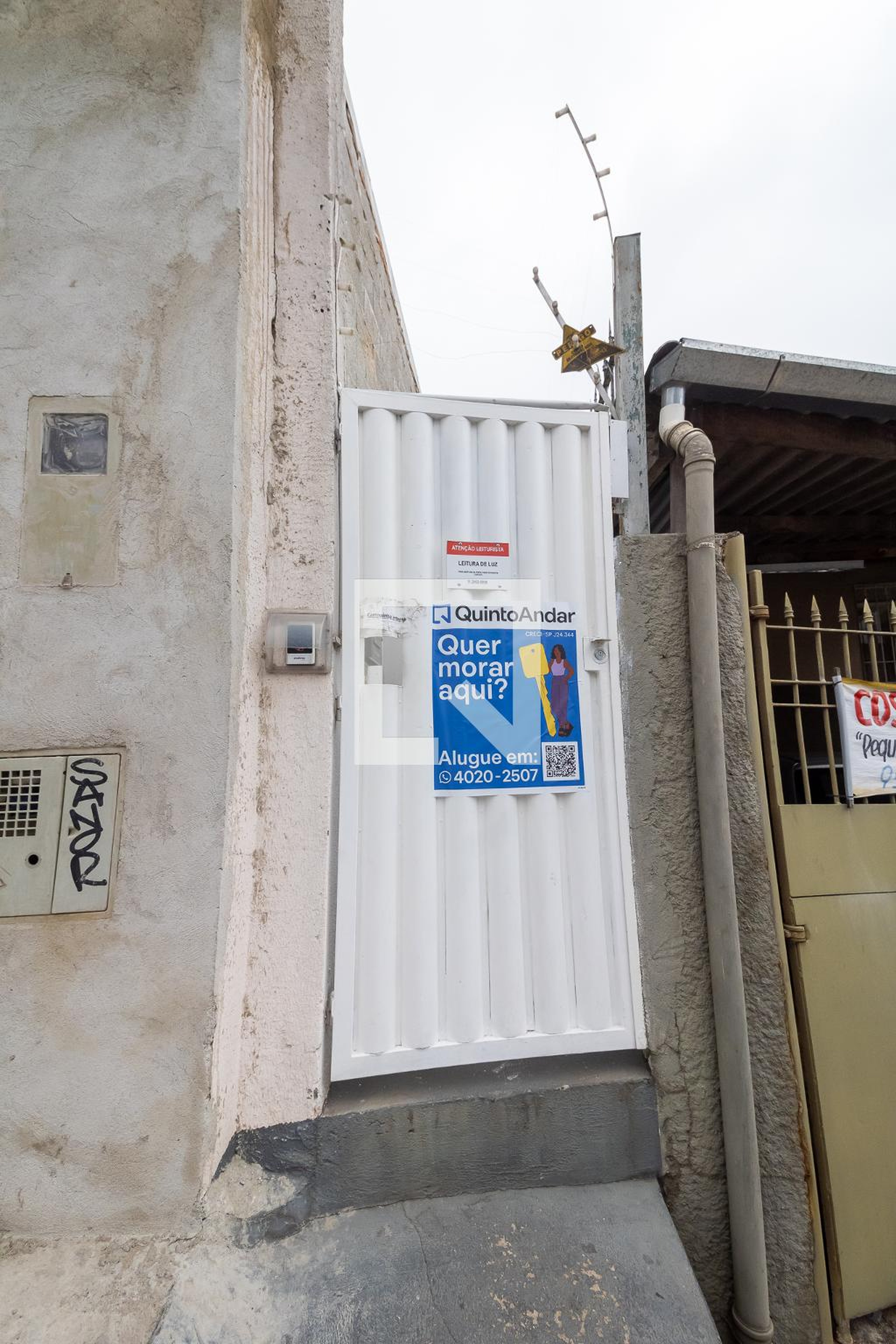 Fachada Condomínio em Rua Gino, 68