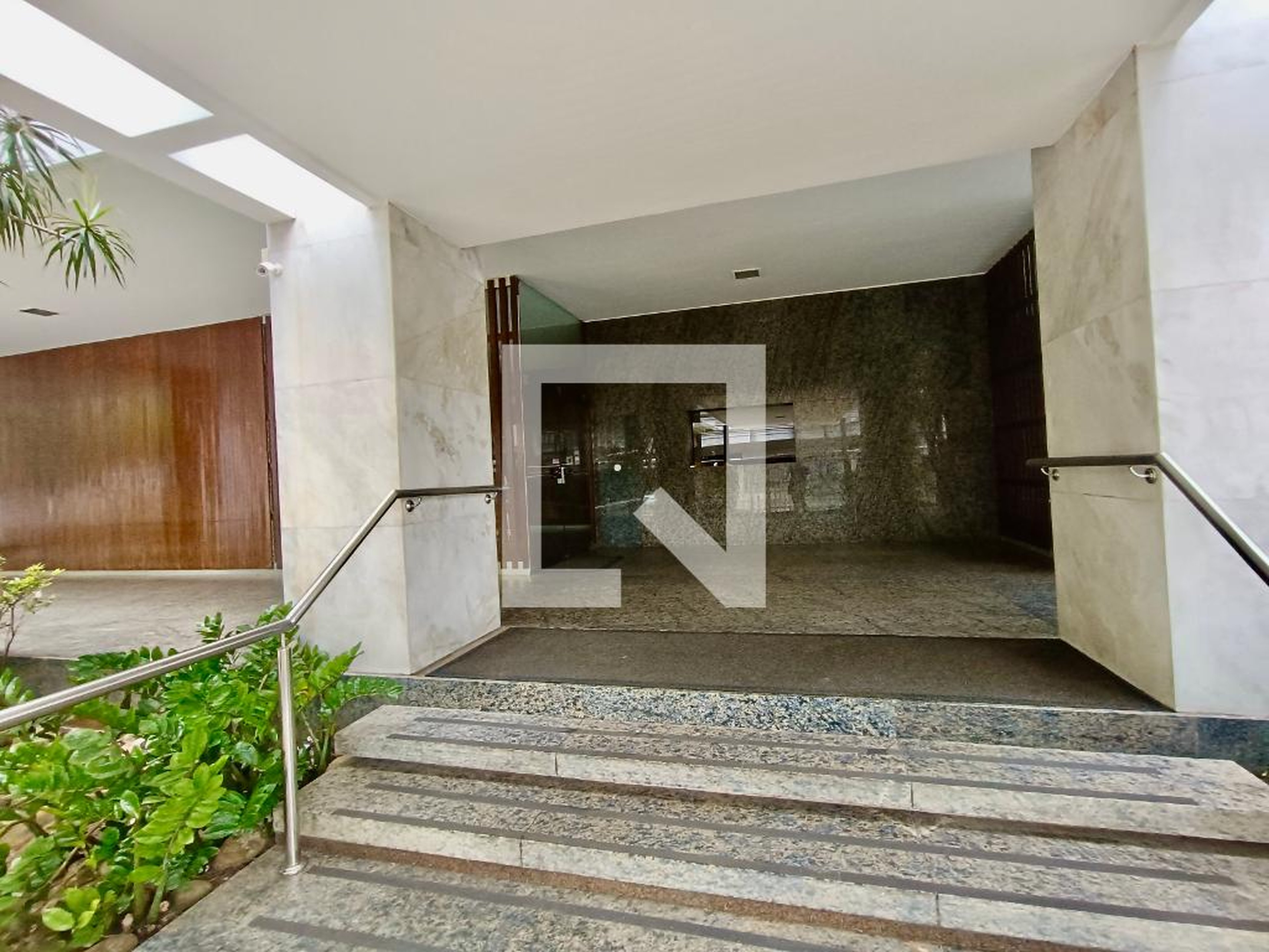 Portaria Condomínio em Avenida Borges de Medeiros, 3265