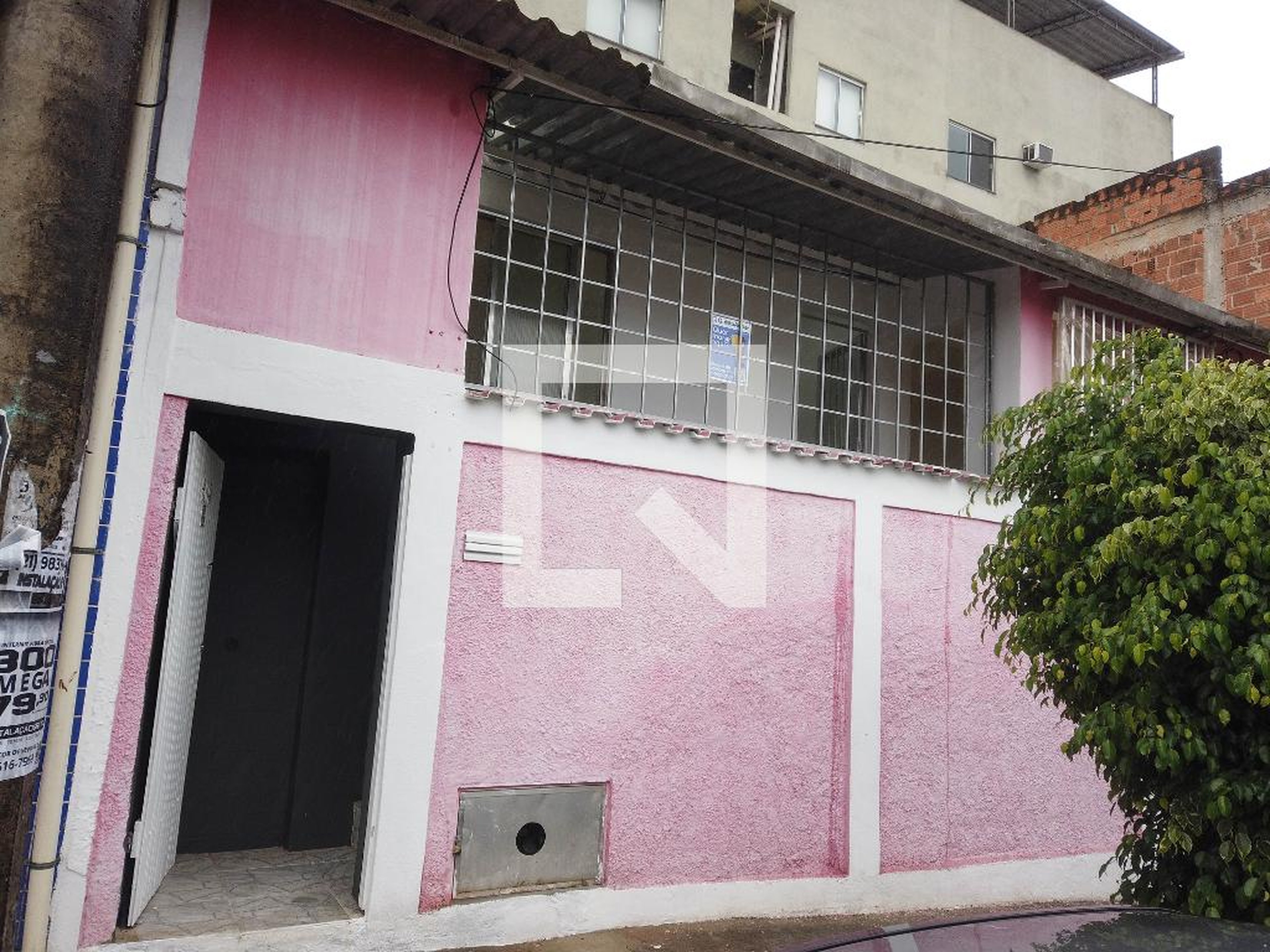 Fachada Condomínio em Rua Samuel das Neves, 809