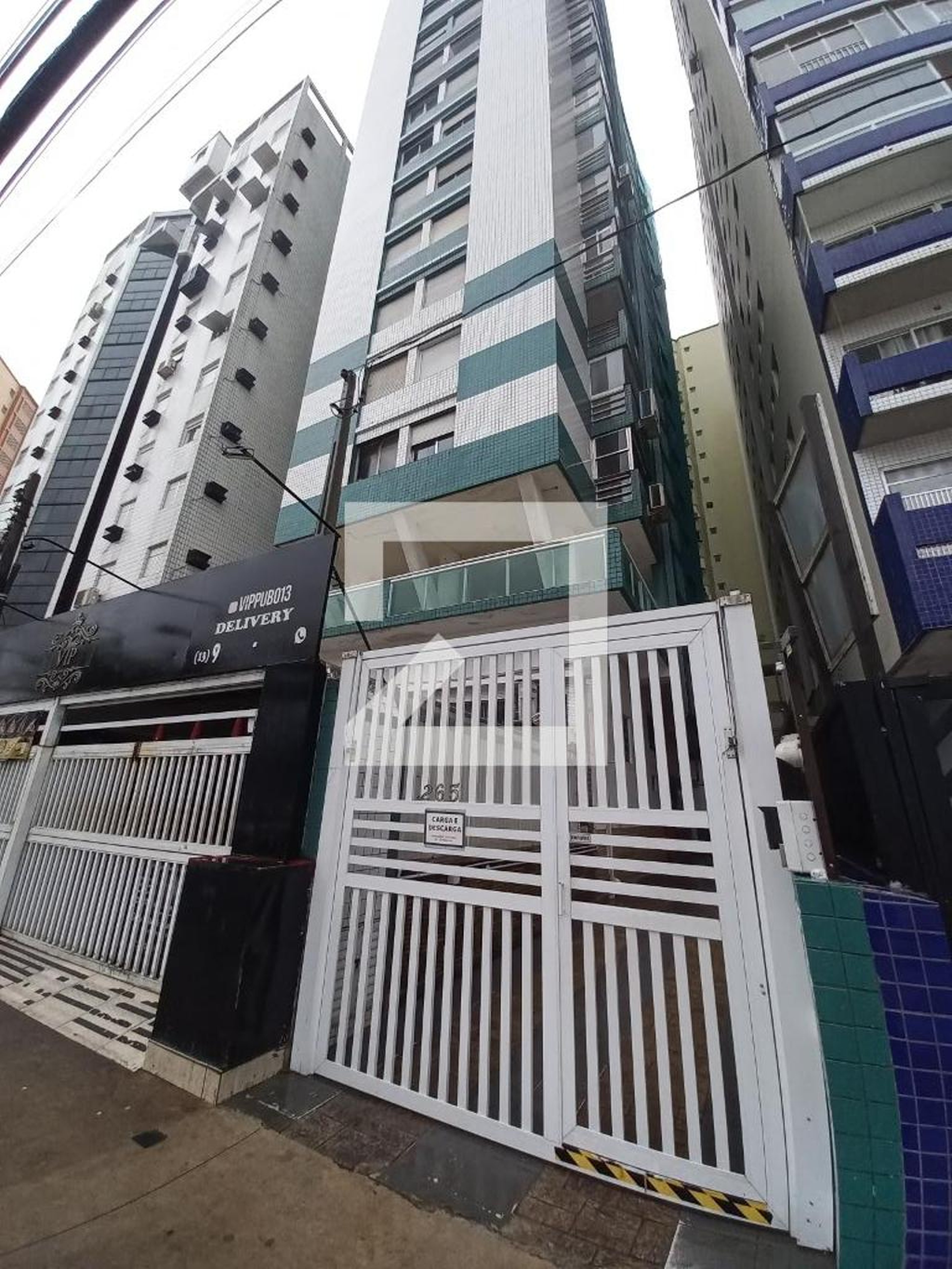 Fachada do Prédio Condomínio em Avenida Embaixador Pedro de Toledo, 53