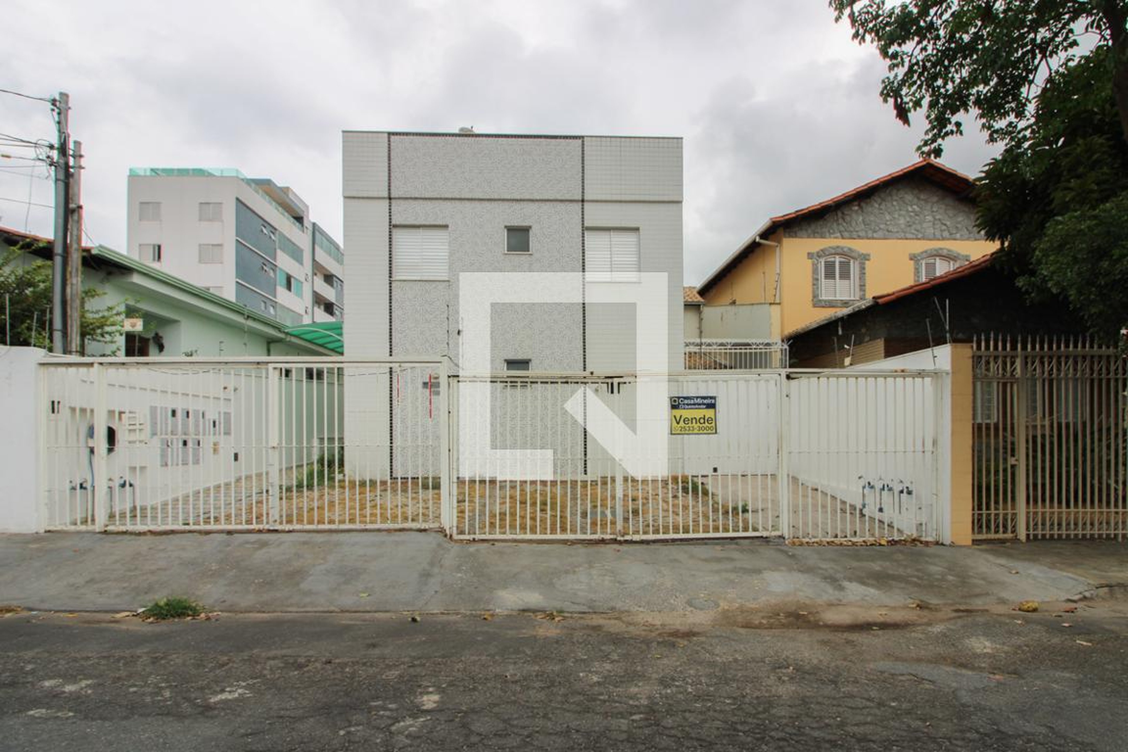 Fachada Condomínio em Rua Coronel Leri Santos, 102