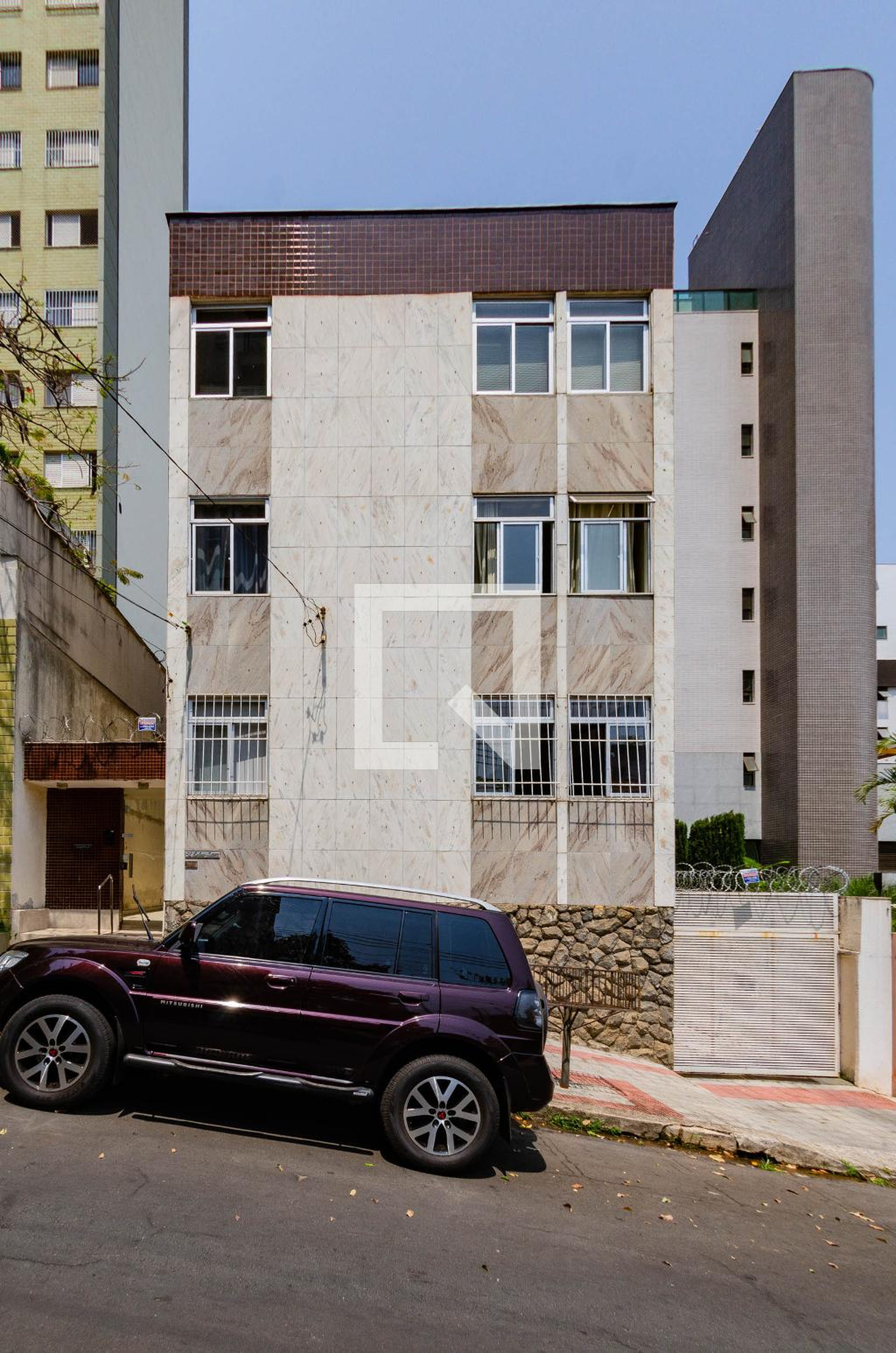 Fachada Condomínio em Rua Marechal Bitencourt, 211