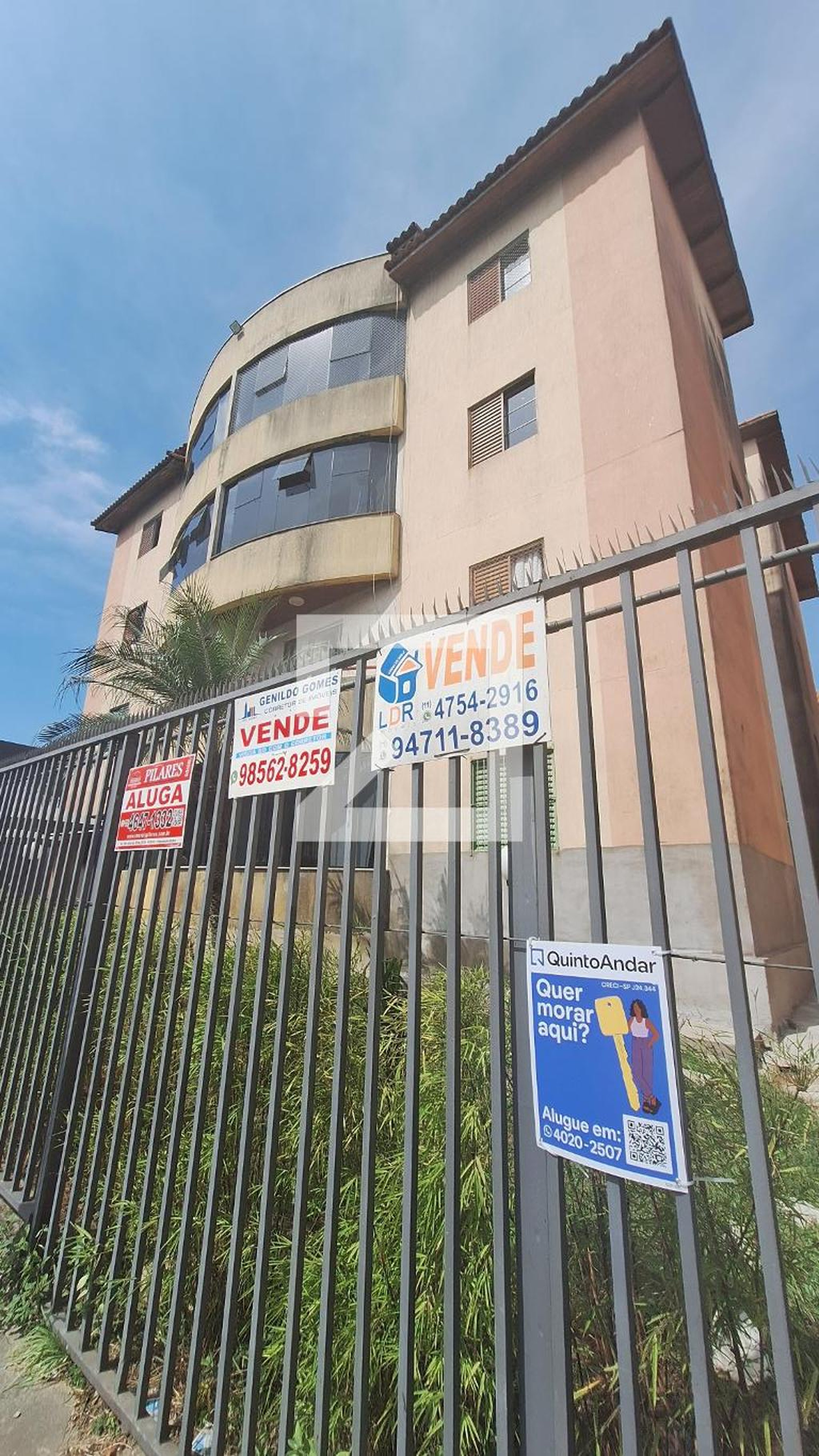 Fachada do Prédio Condomínio palmeiras