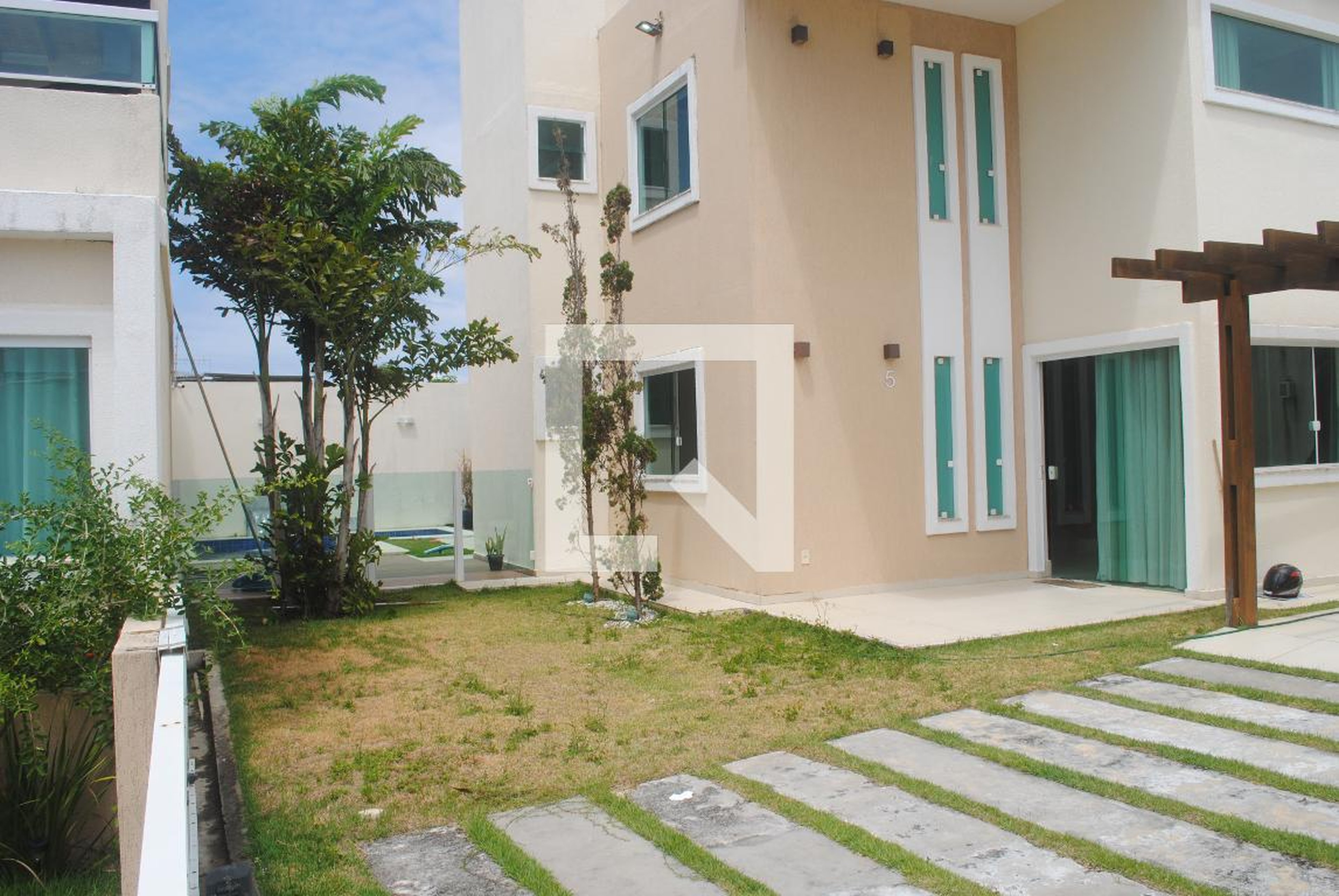 Fachada do Prédio Condomínio em Rua Engenheiro Carlos Berenhauser, 575