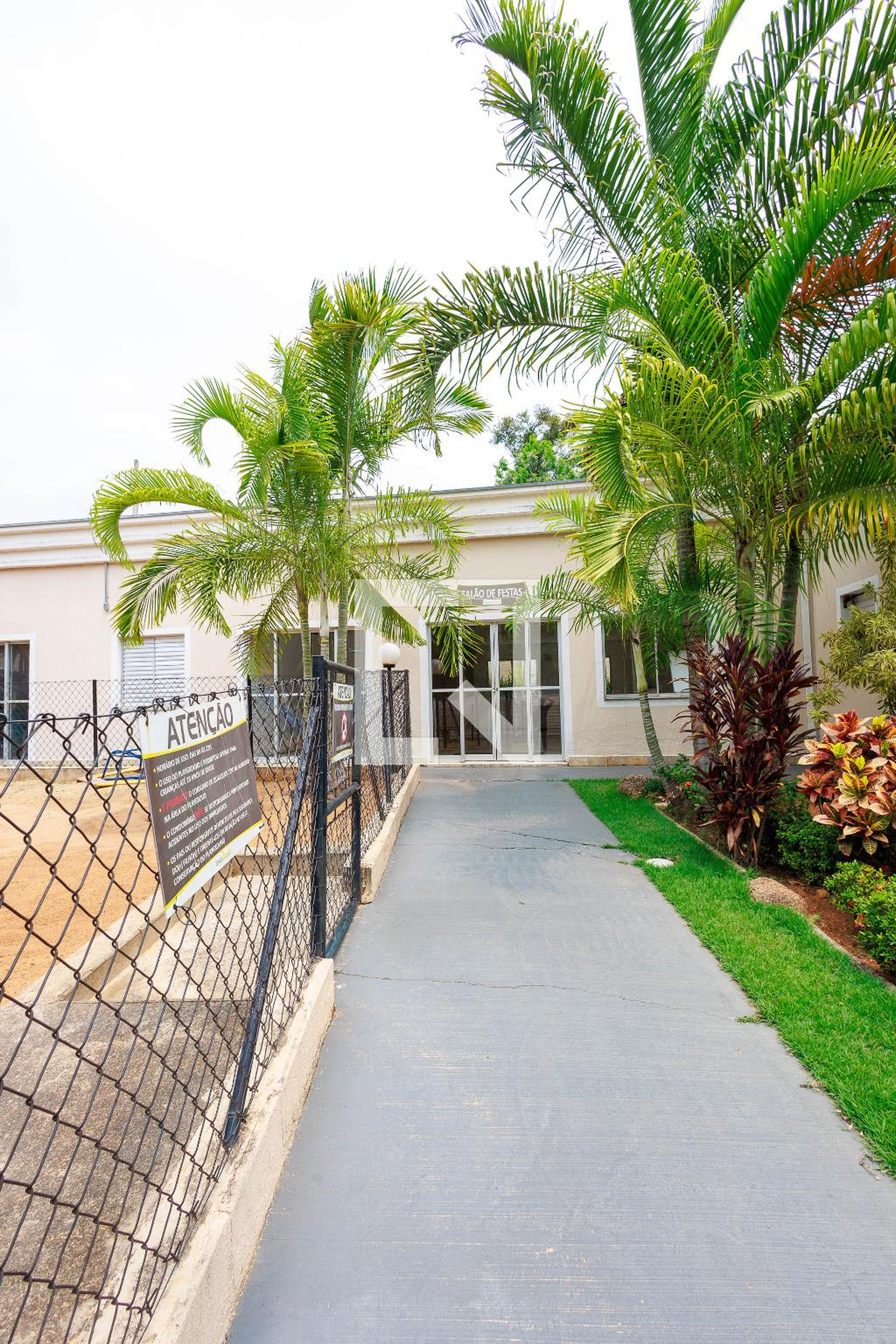 Fachada Condomínio em Rua Benedito Gonçalves de Araújo, 101