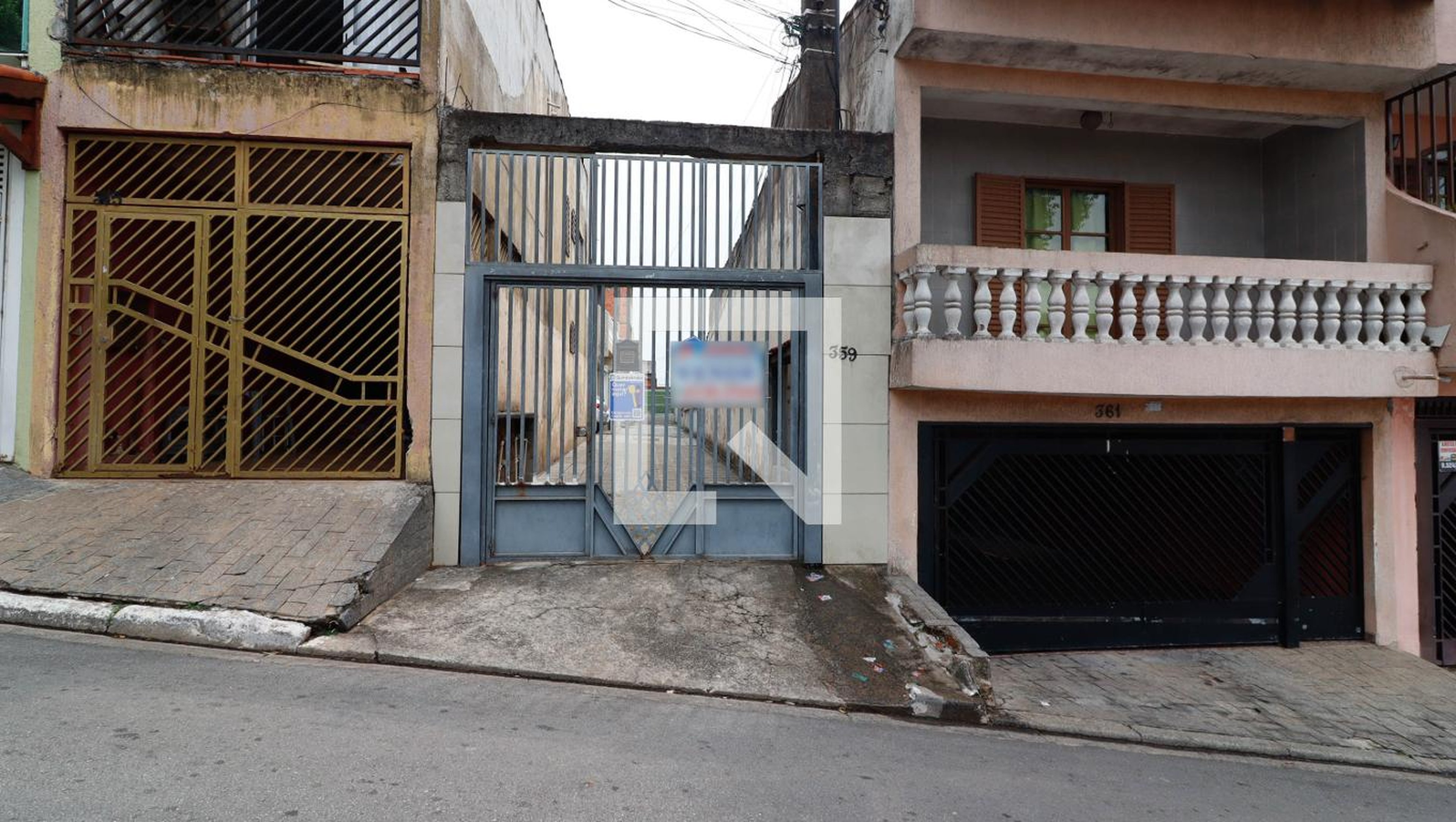 Fachada Condomínio em Rua Francisco Pizarro, 359