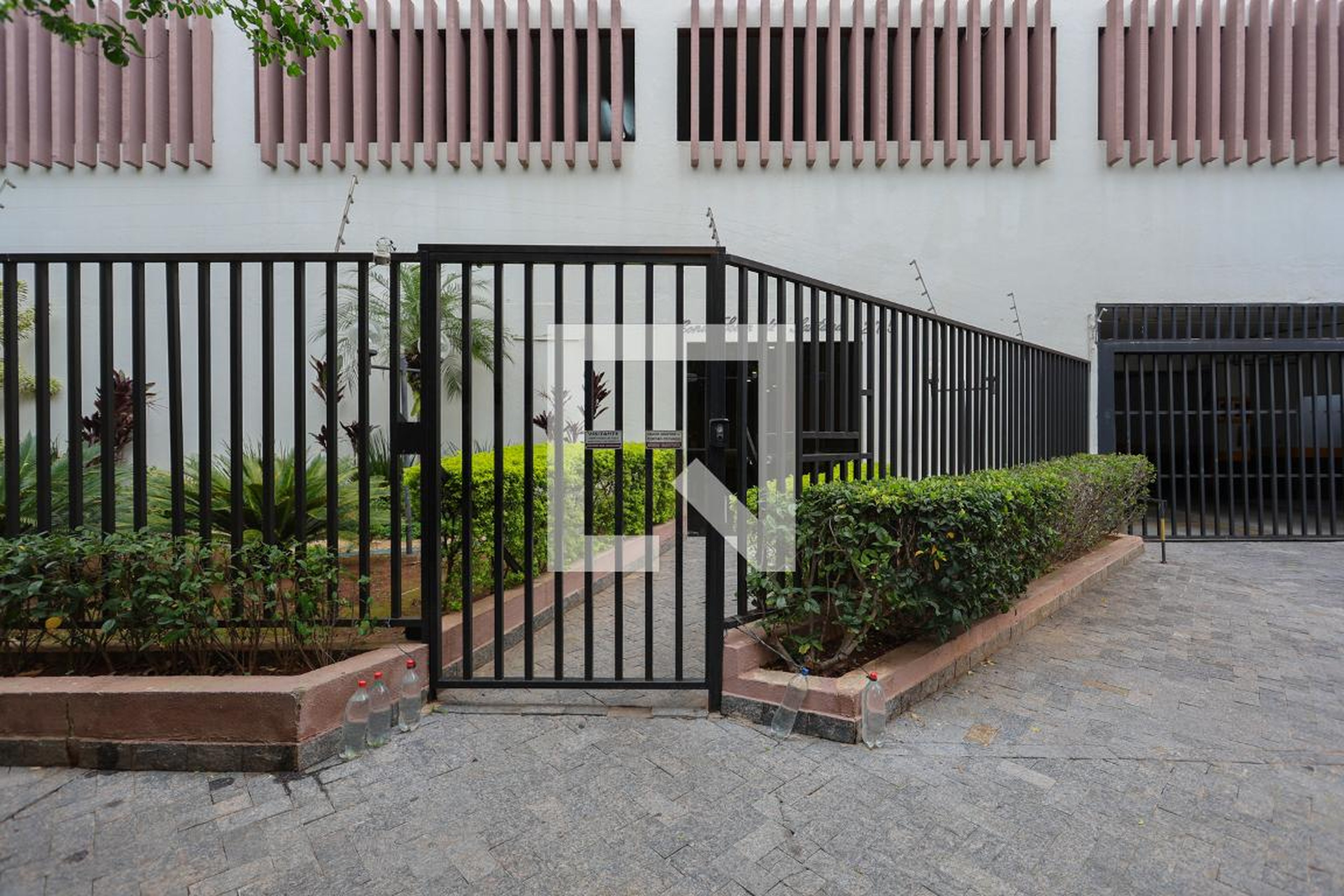 Fachada do condomínio Condomínio Conjunto Solar Santana