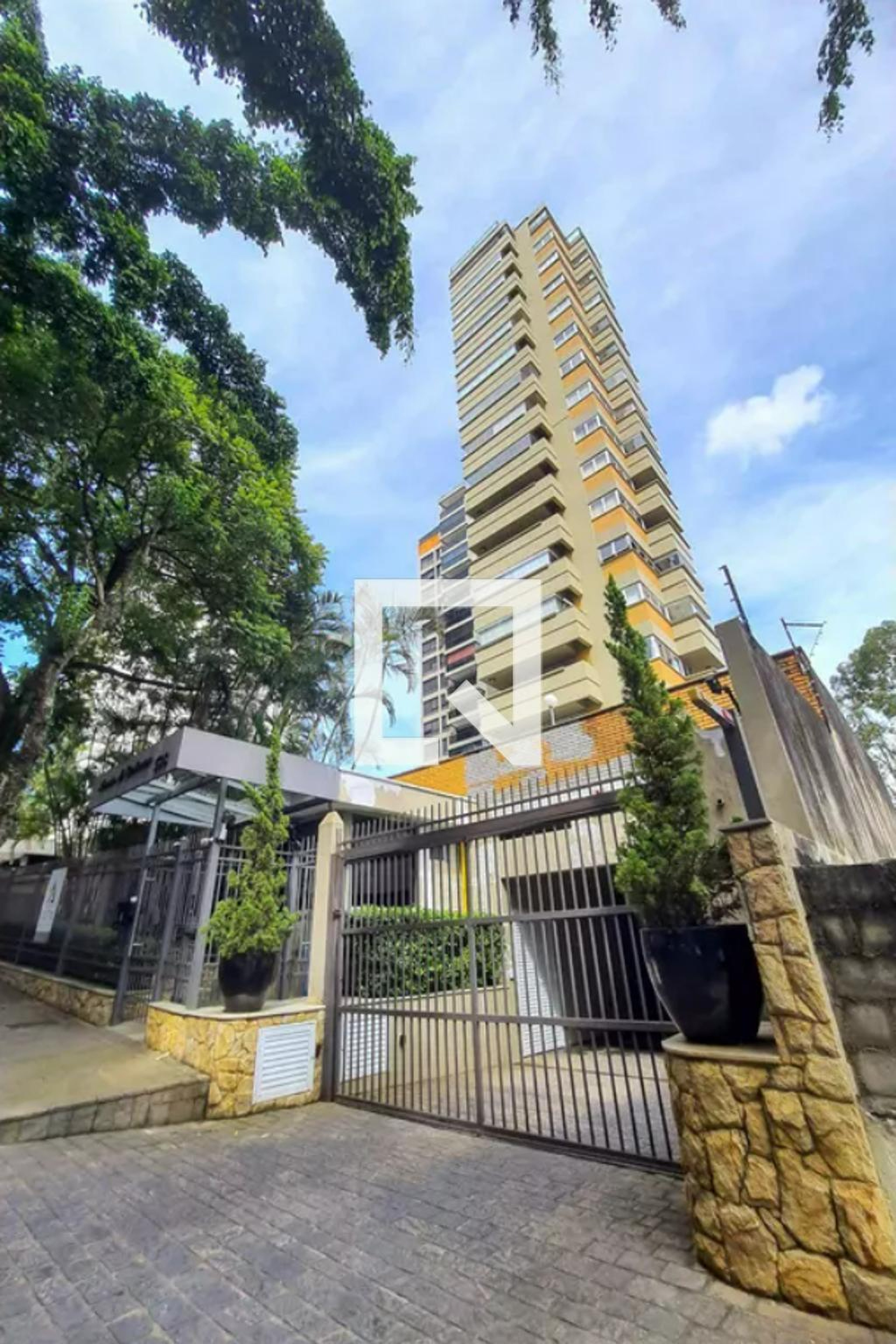 Fachada Condomínio Mansões da Cantareira