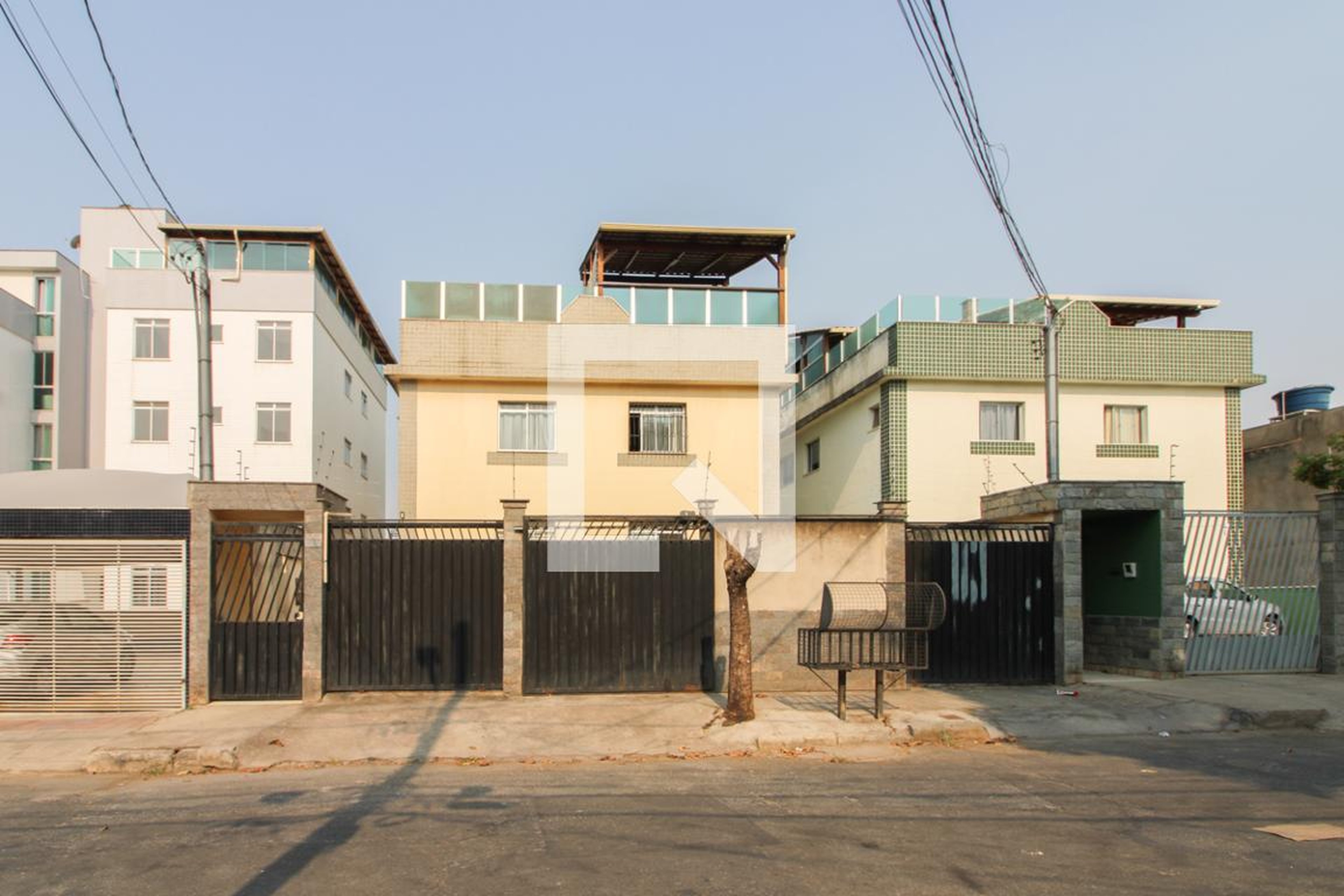 Fachada Condomínio em Rua Expedicionário Salvador Alves, 134