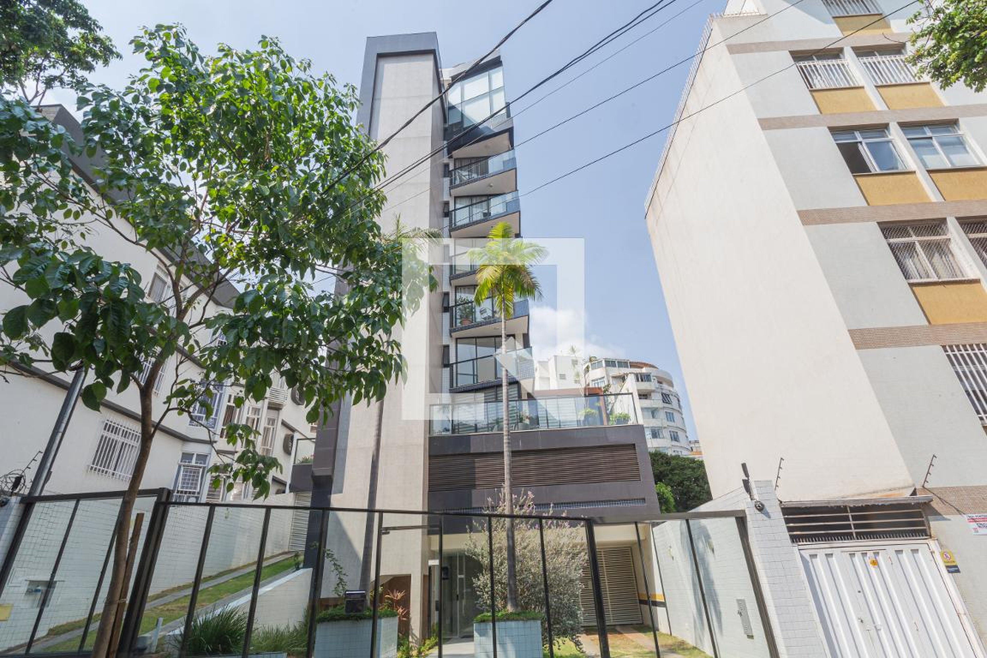 Fachada Condomínio em Rua Mantena, 32