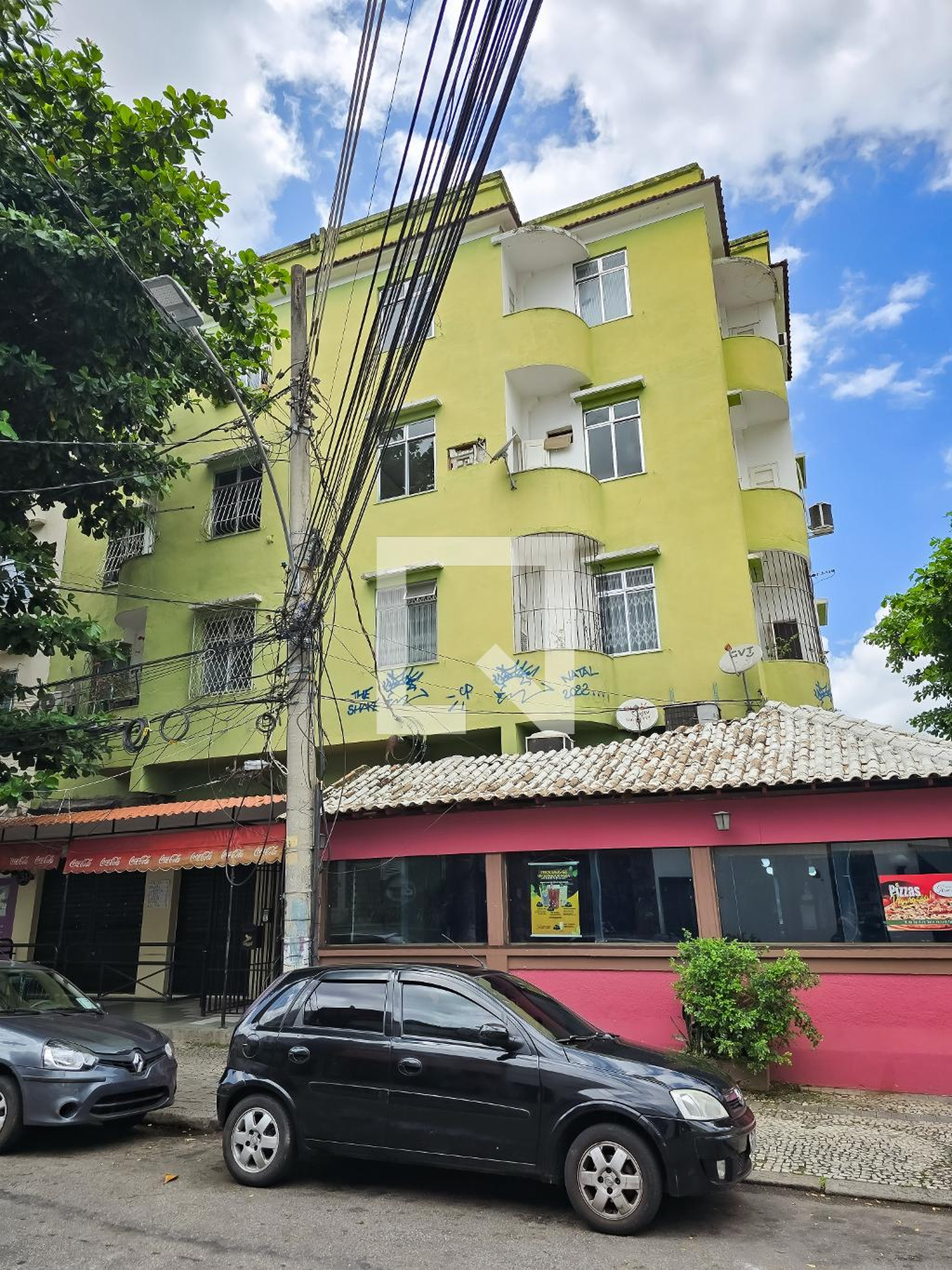 Fachada do Prédio Condomínio em Rua Constança Barbosa, 65