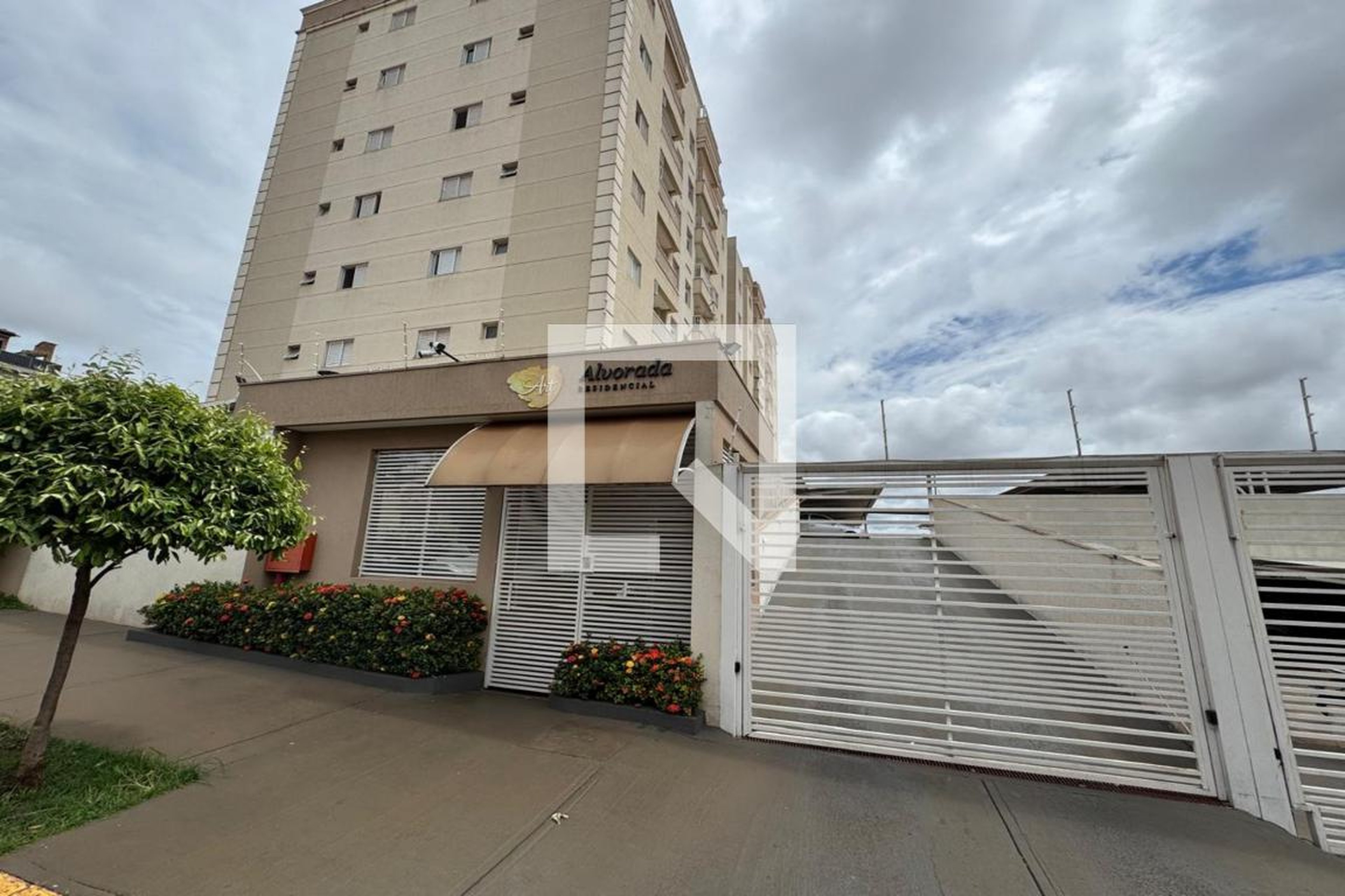 Fachada Condomínio em Rua Maranhão, 1240