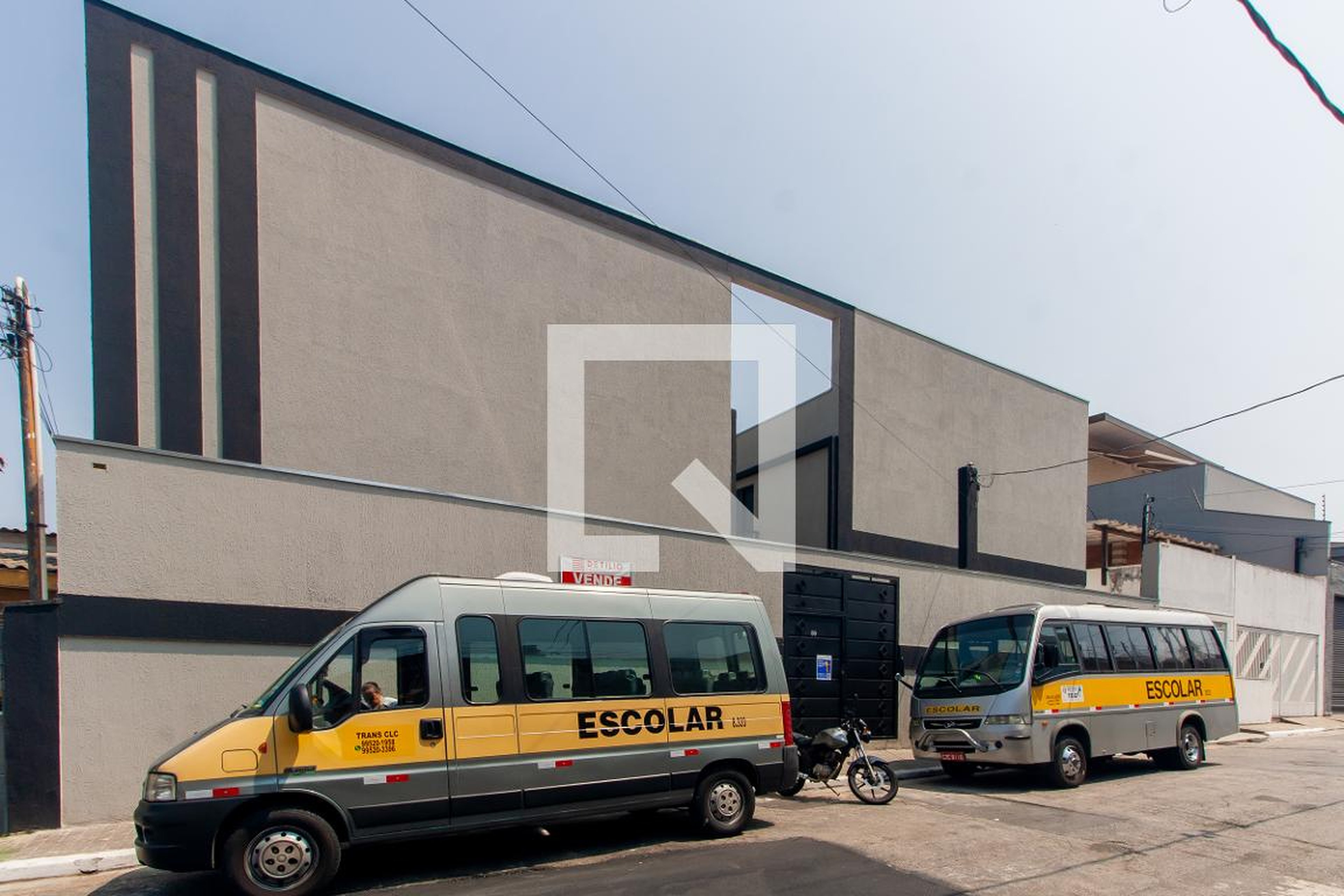 Fachada Condomínio em Rua Ângelo Agostini, 5