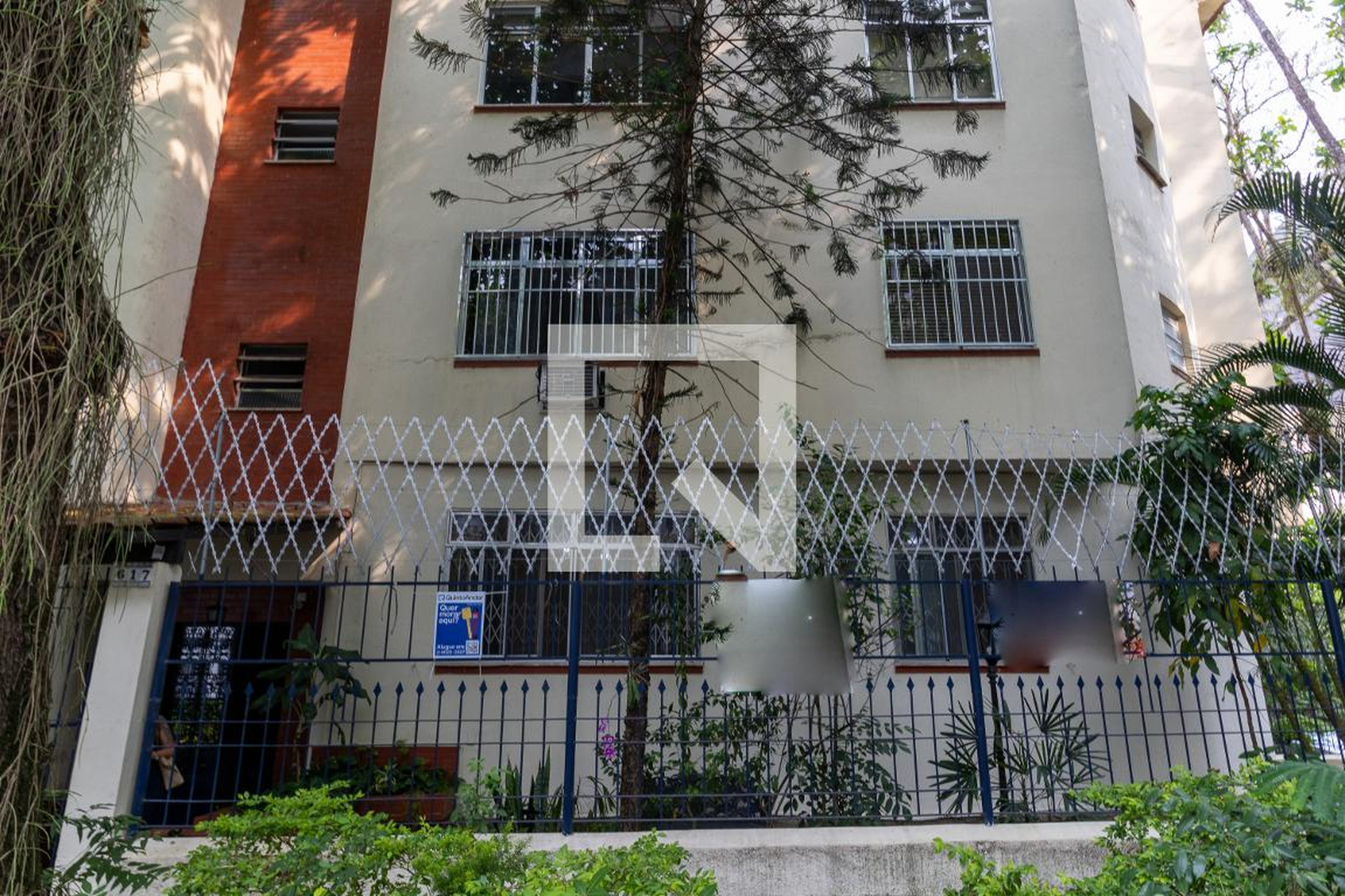 Fachada Condomínio em Rua Visconde de Santa Isabel, 617