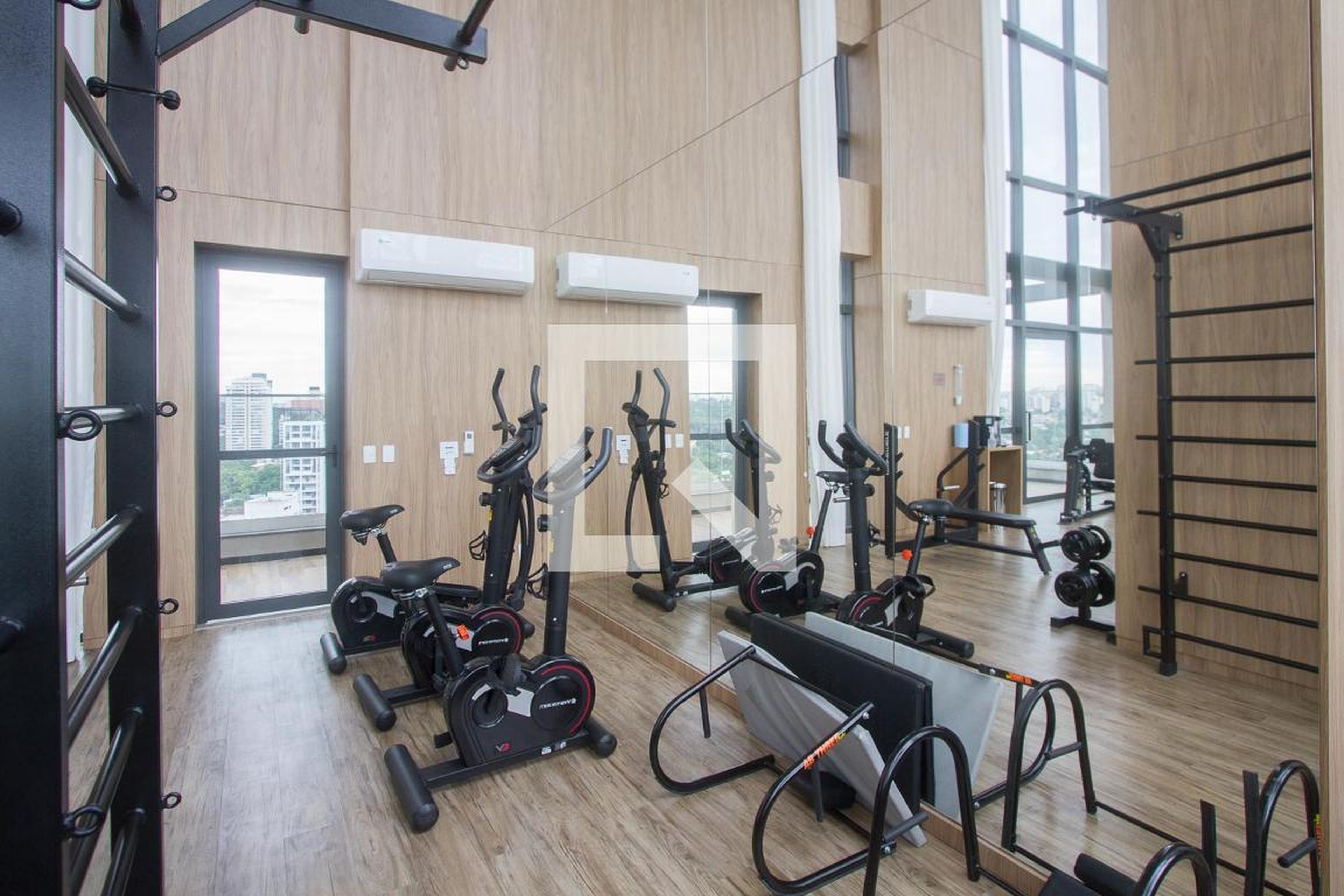 Academia - Haus Mitre