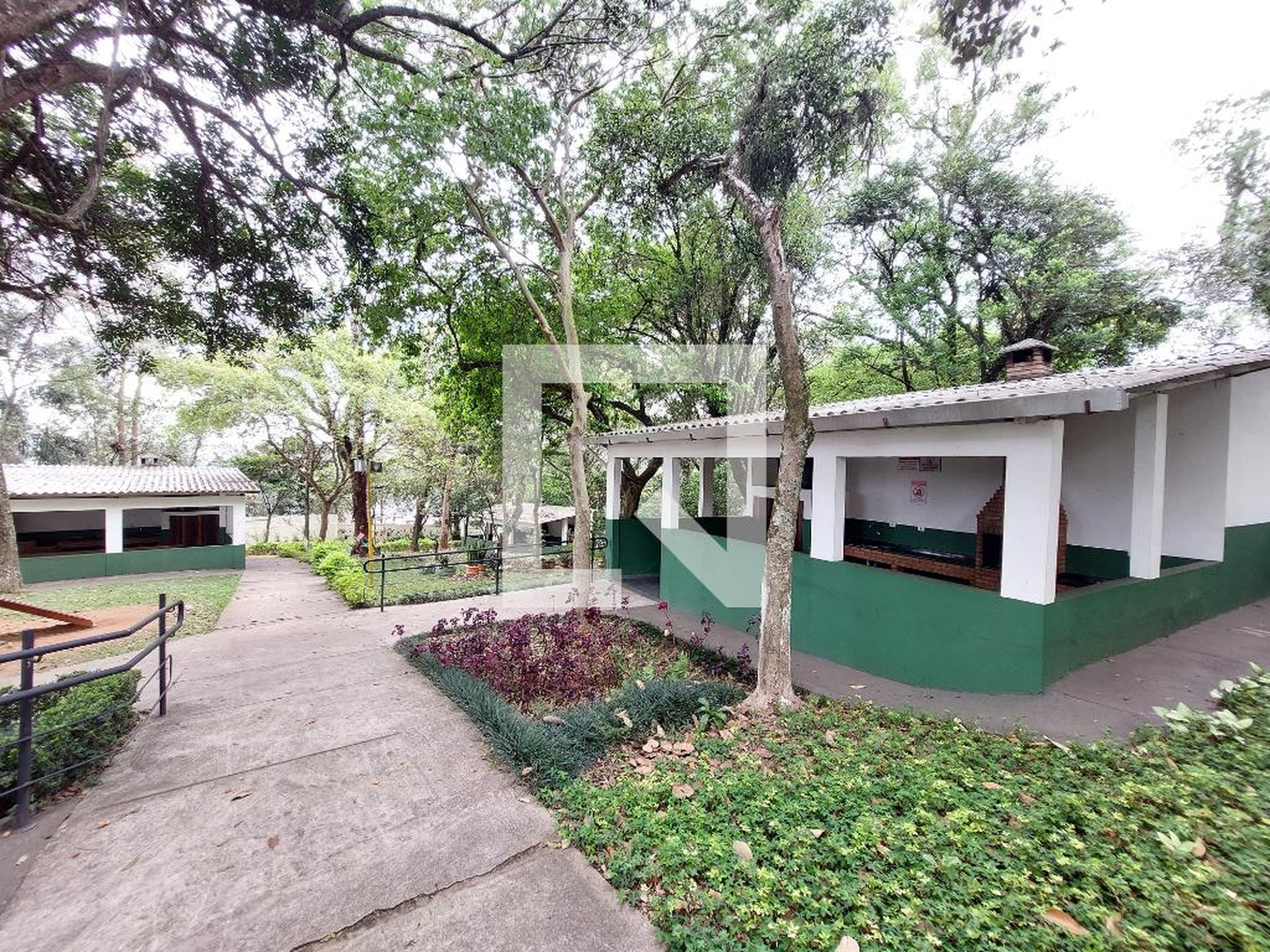 Churrasqueira - Parque dos Passaros