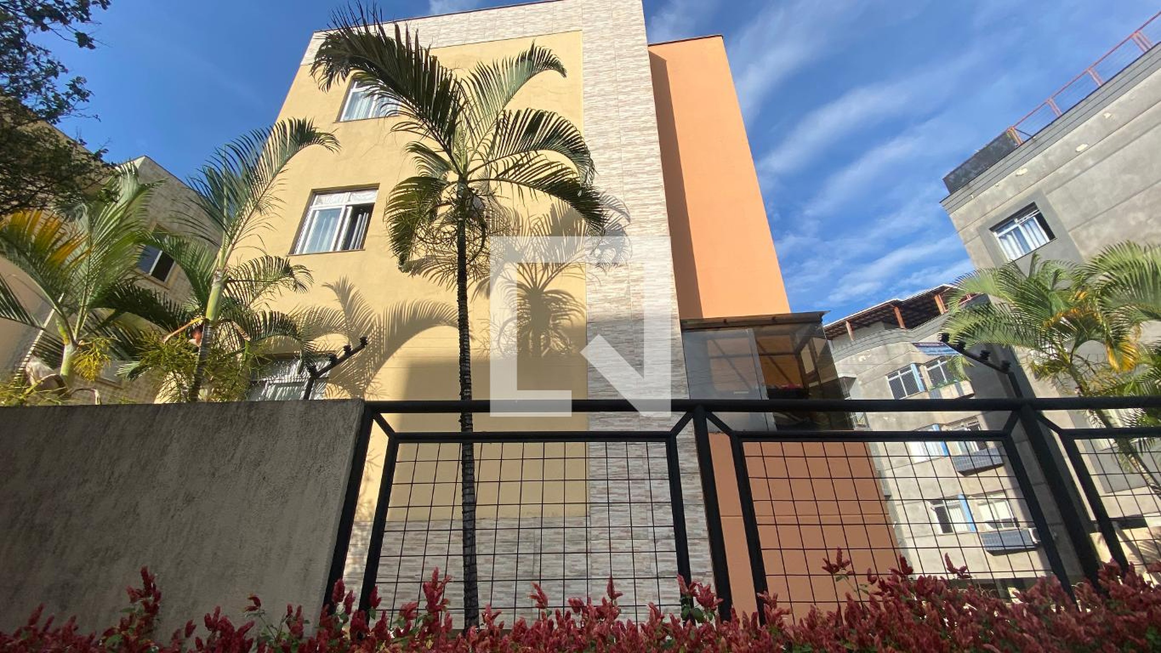 Fachada do Prédio Condomínio em Rua Paulo Piedade Campos, 720