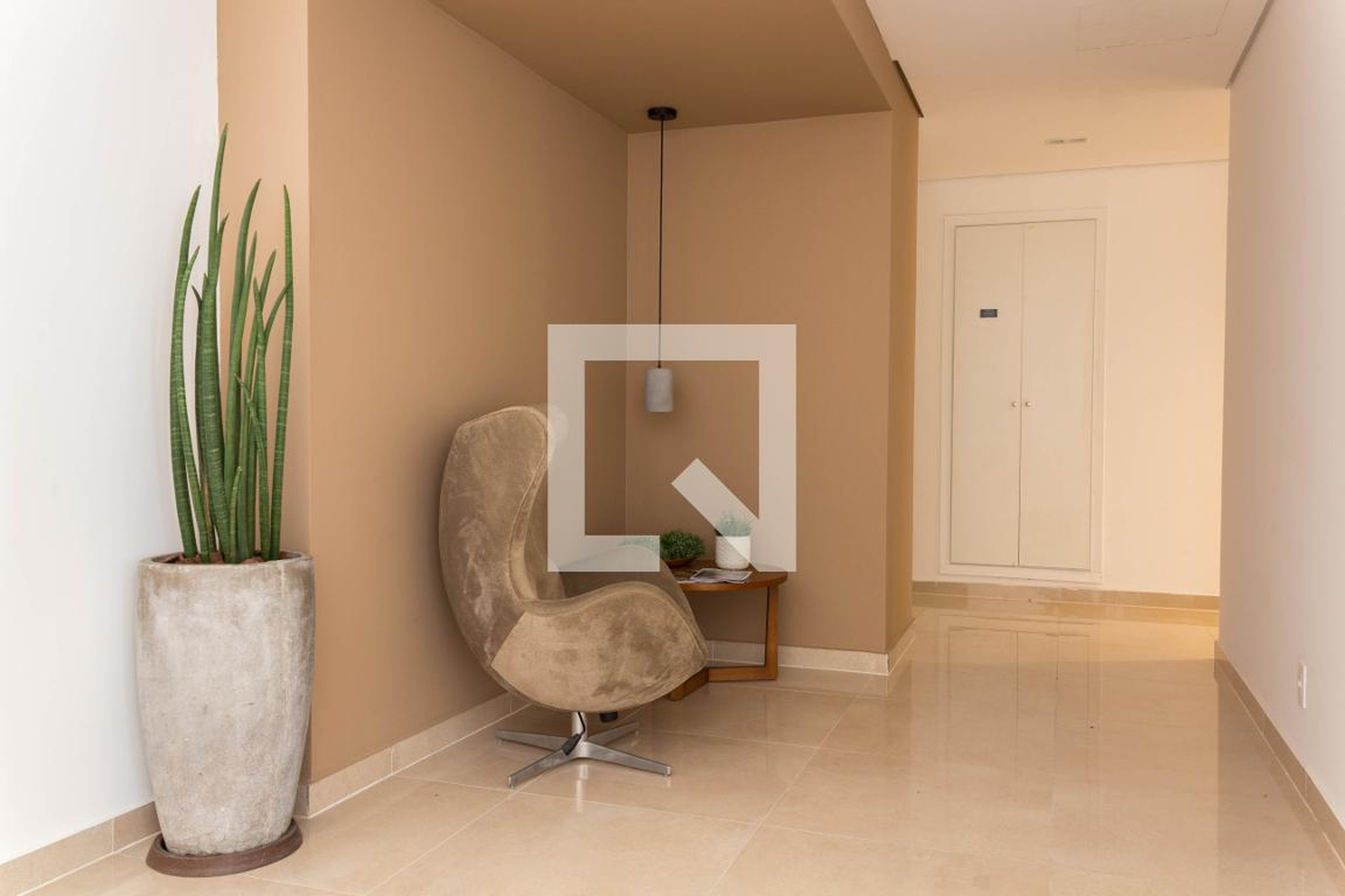 Hall de entrada Condomínio em Rua Luzitânia, 289