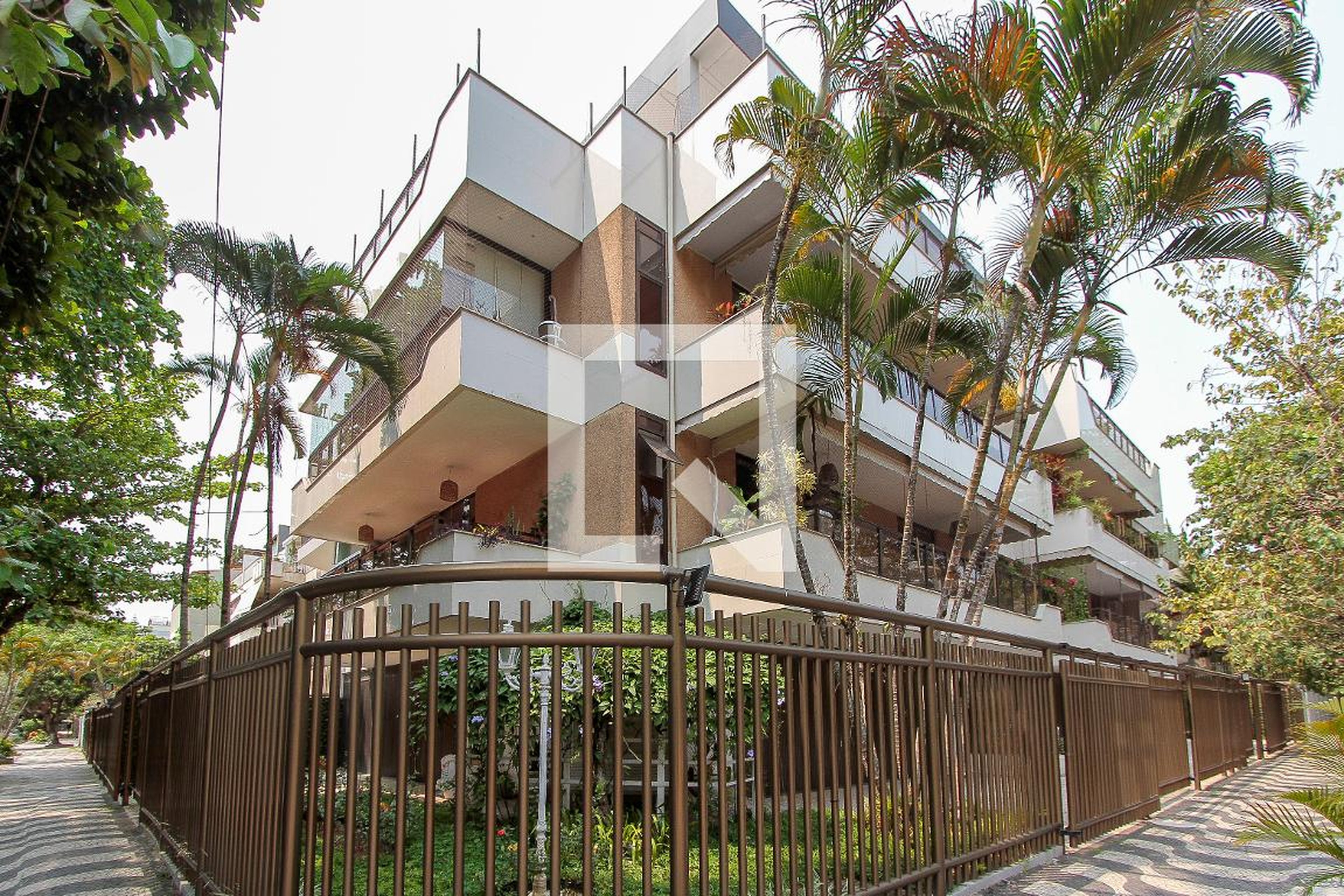 Fachada Edifício Sol da Barra