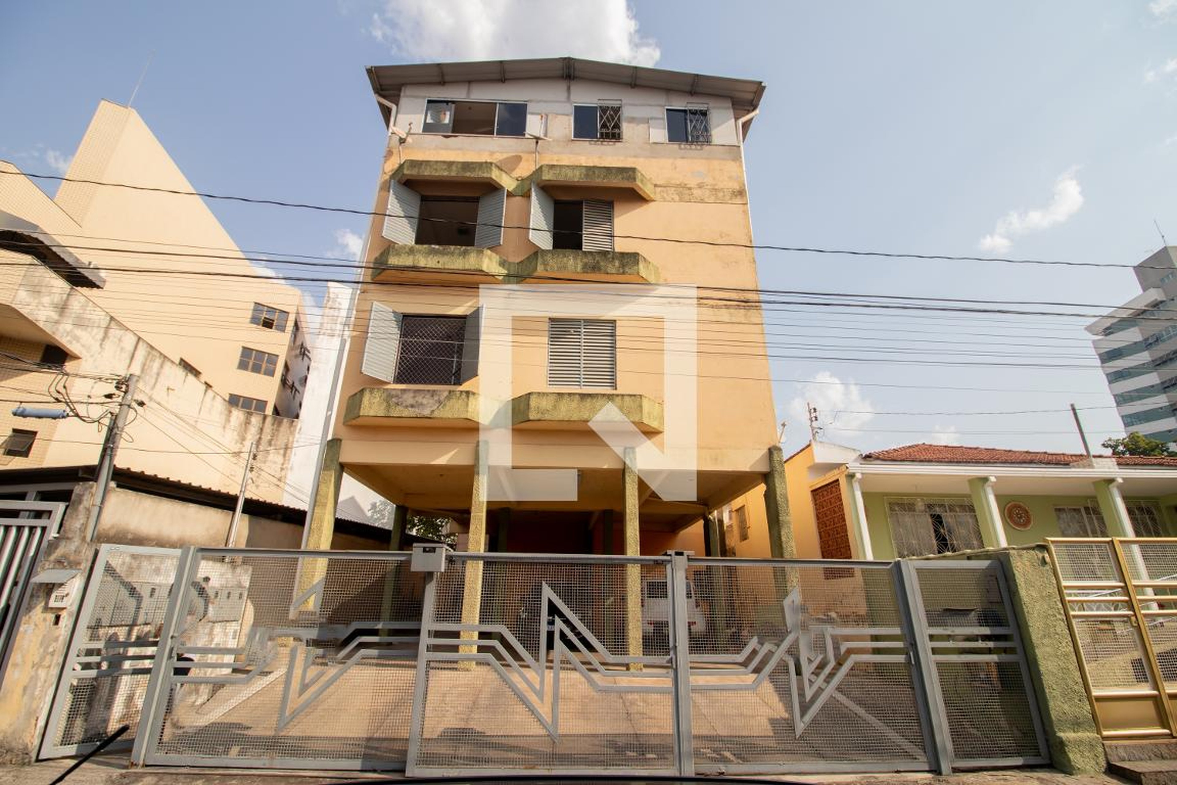 Fachada Condomínio em Rua Geraldo de Assis Moreira, 33