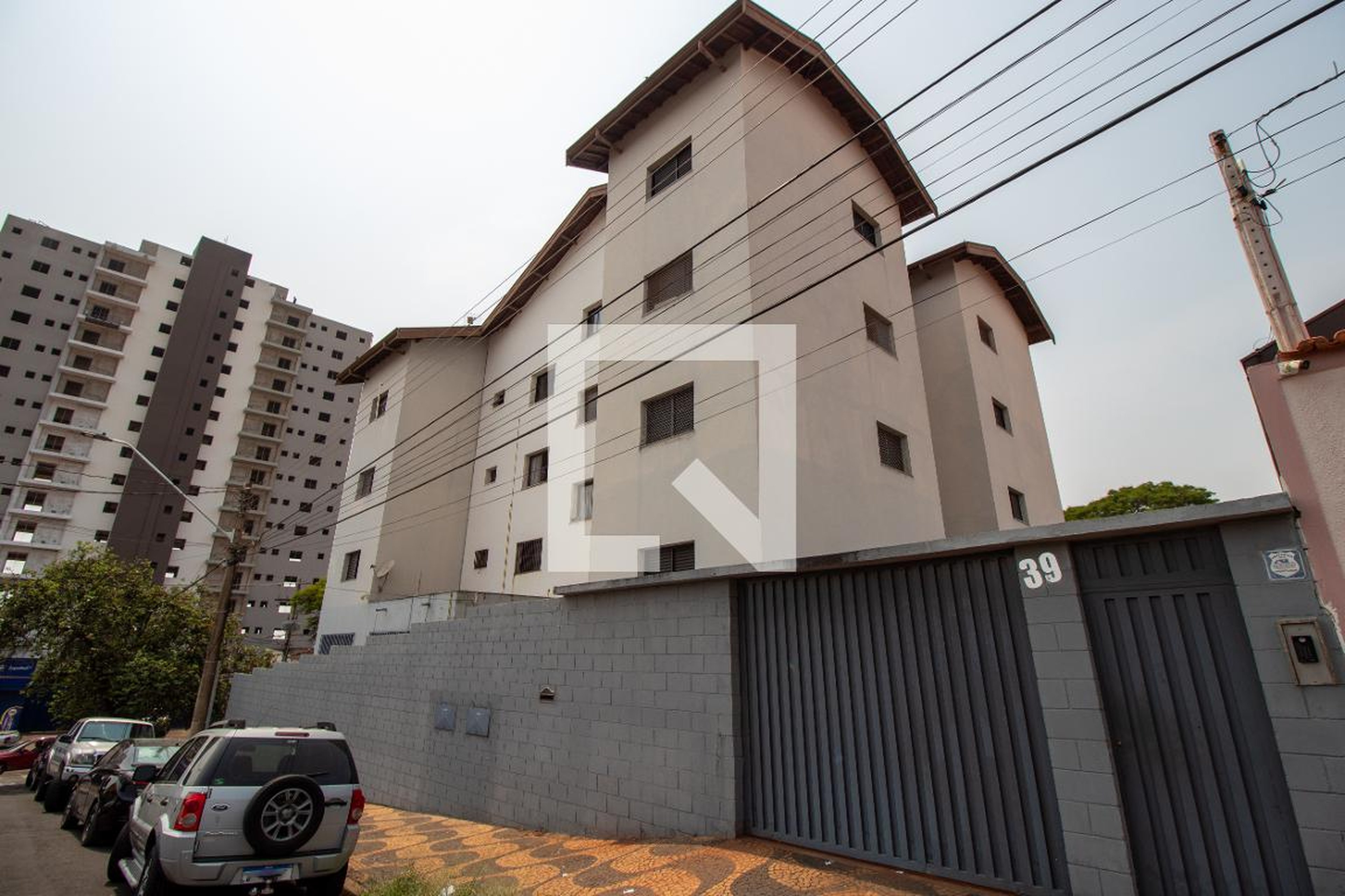 Fachada do Prédio Condomínio em Rua Osni Antônio Escalhão, 39