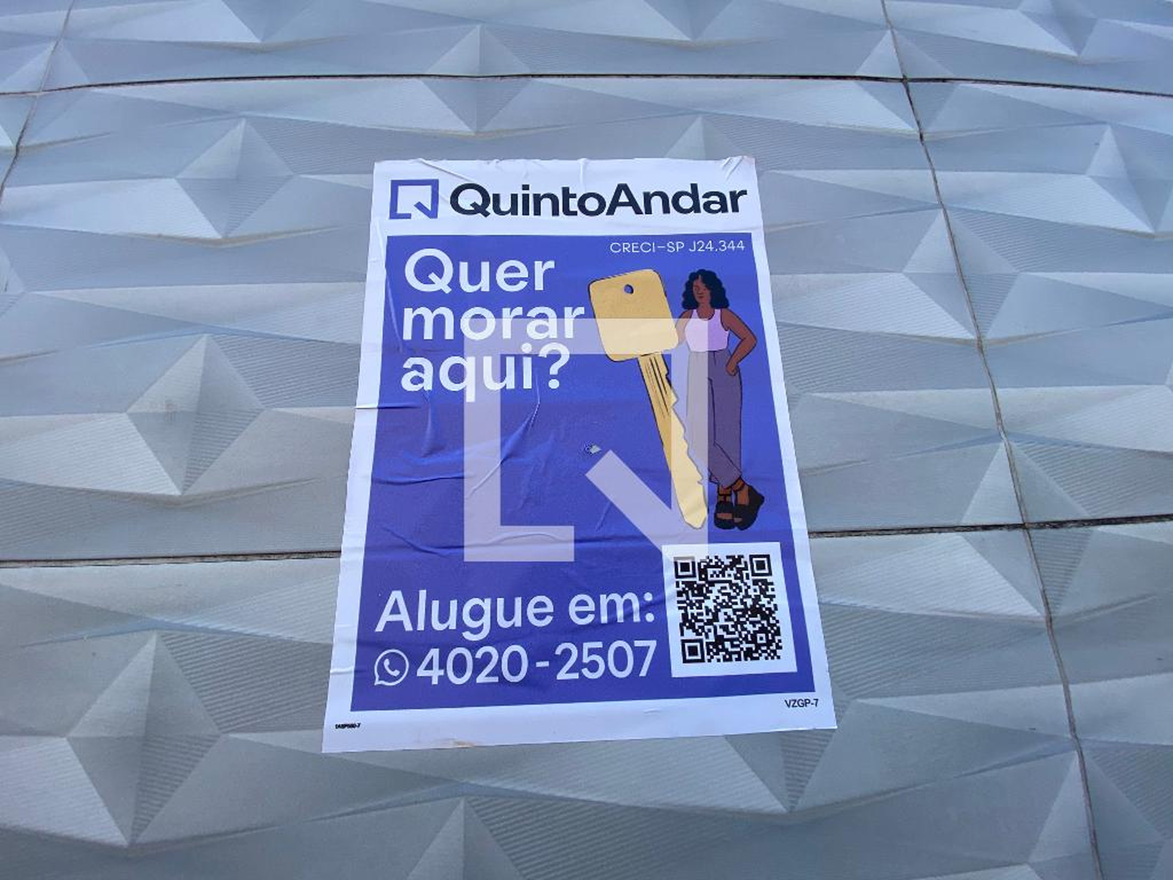Fachada Condomínio em Rua Henrique Carnicelli, 45
