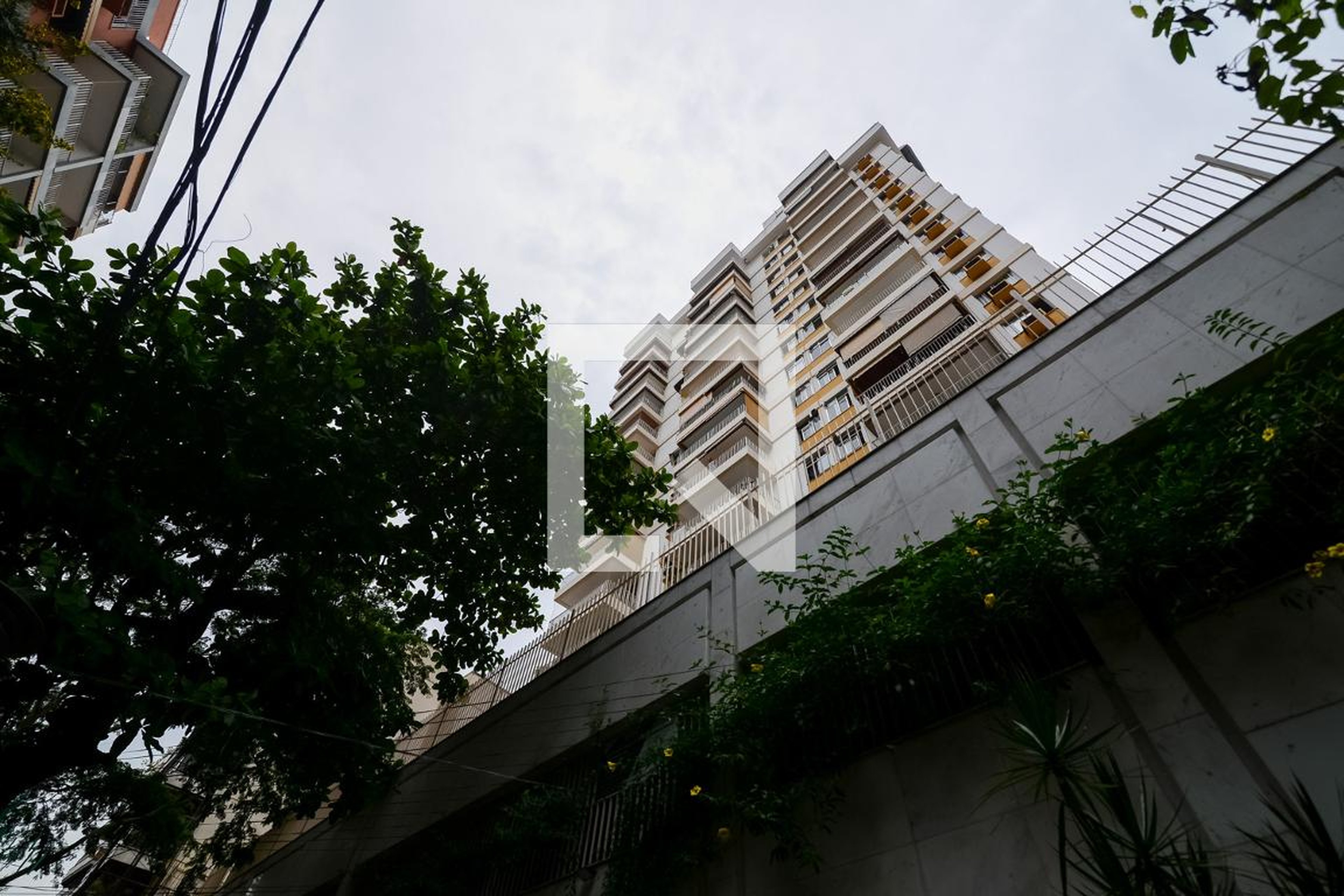 Fachada Condomínio Itaigara