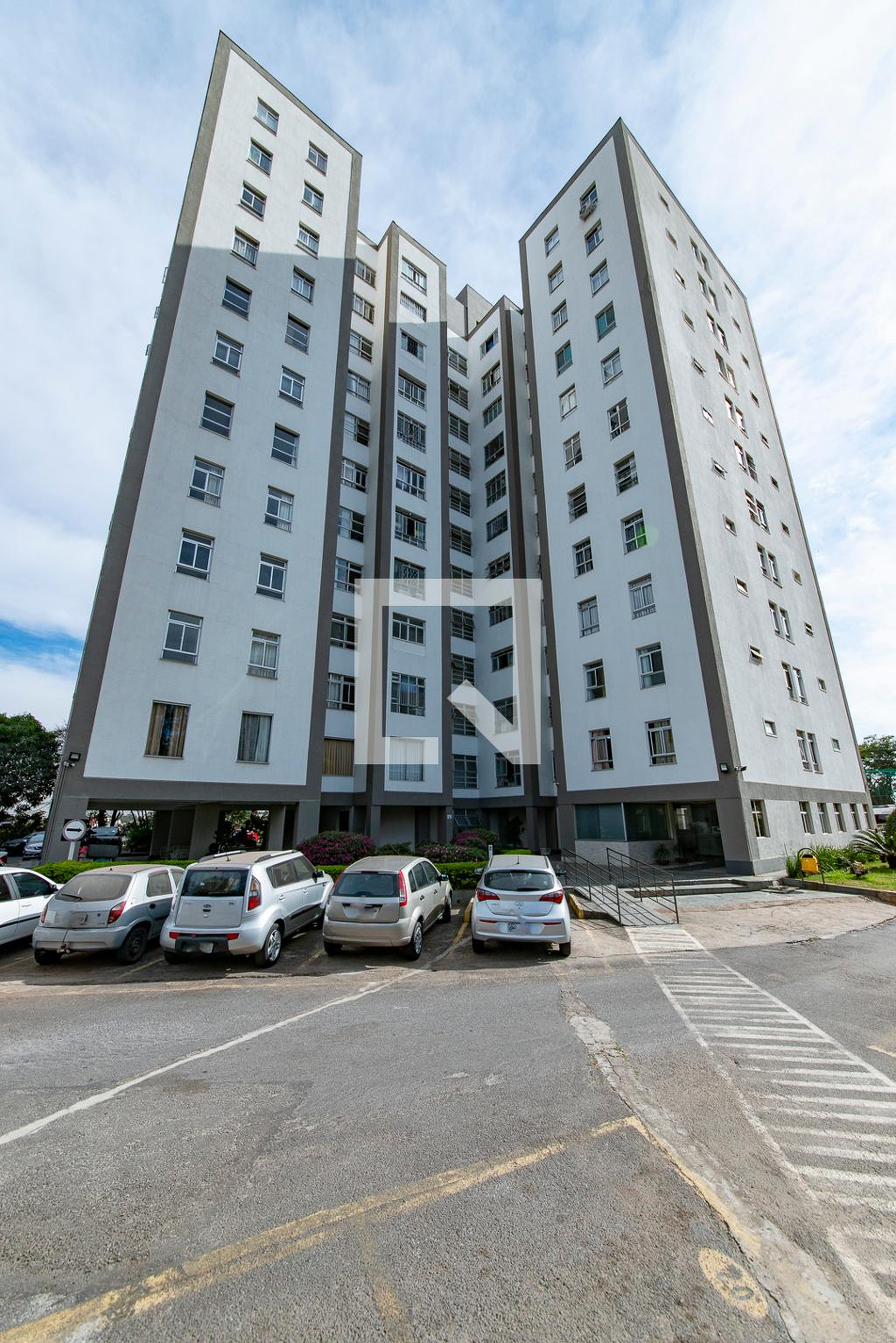 Fachada Condomínio em Avenida dos Clarins, 135
