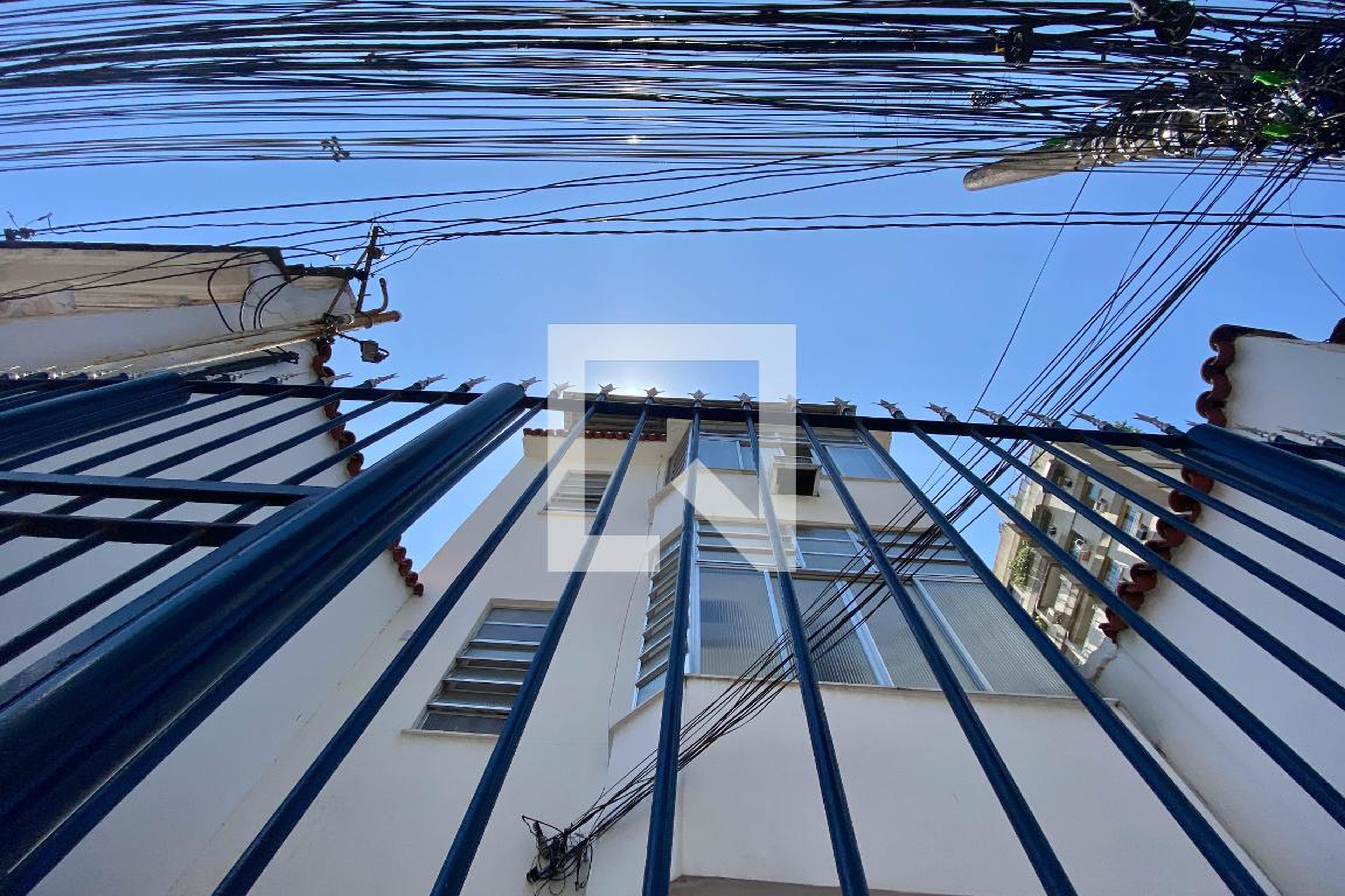 Fachada Condomínio em Rua Mário Portela, 218