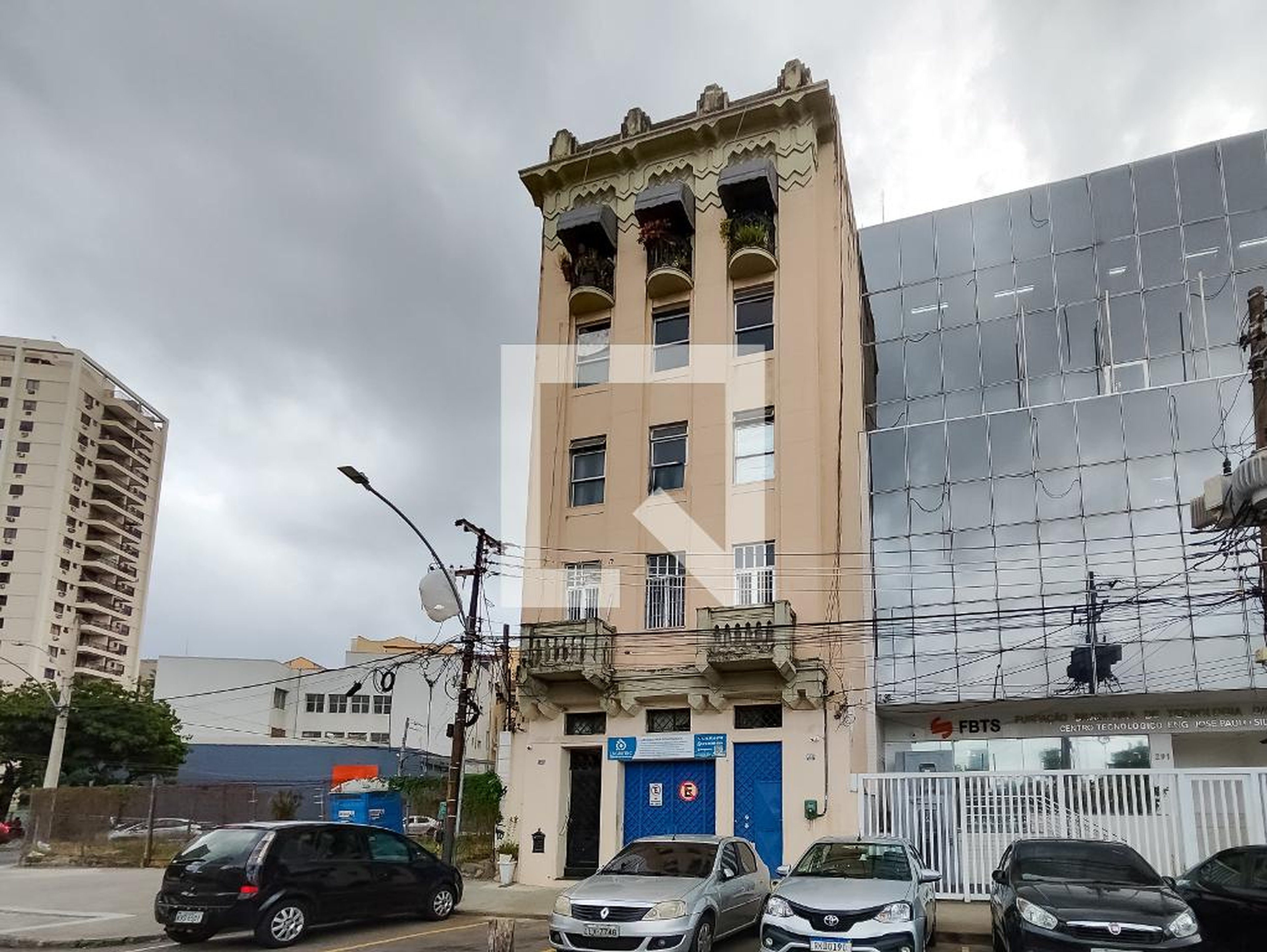 Fachada do Prédio Condomínio em Praça da Bandeira, 281
