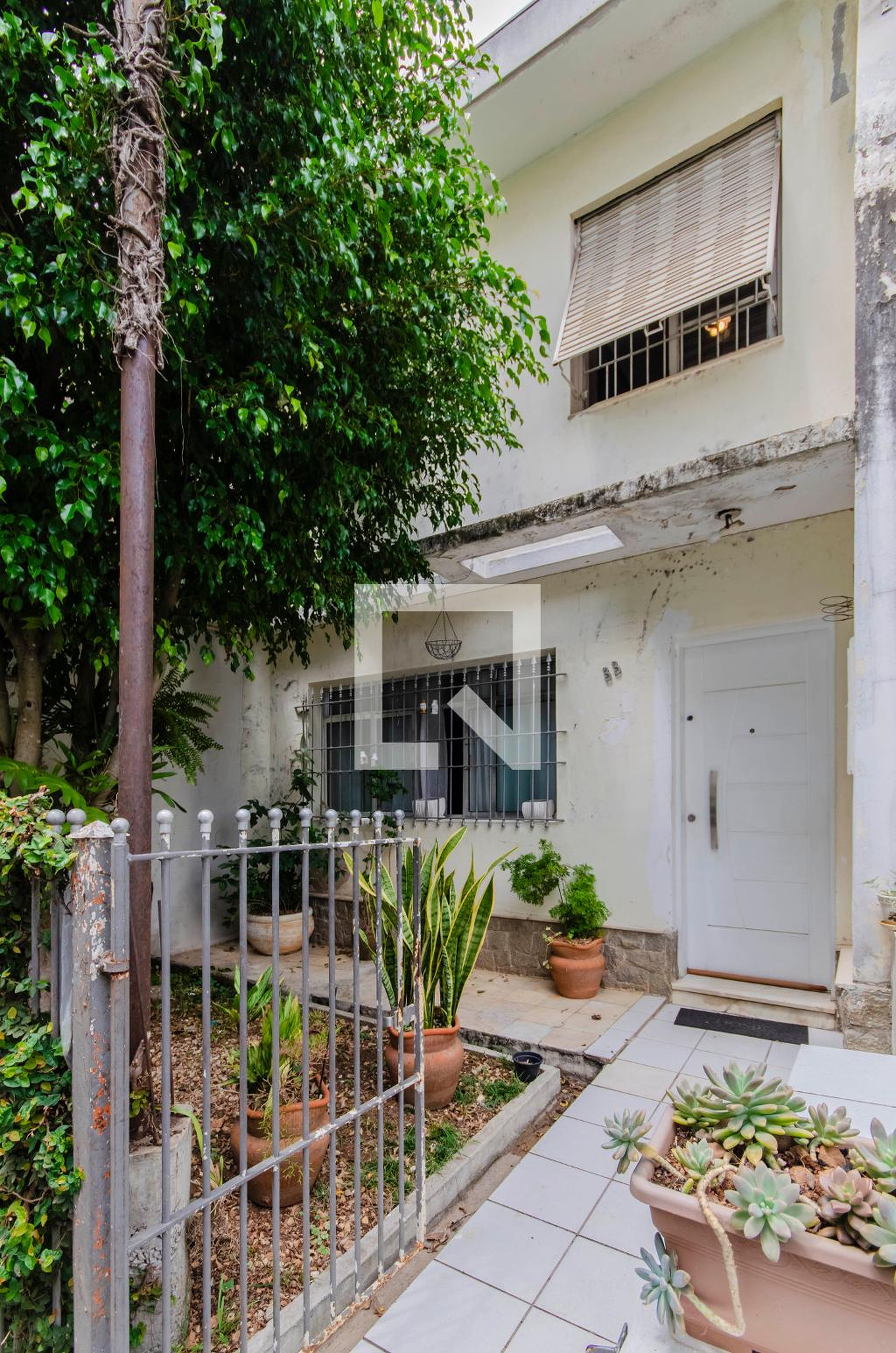 Fachada Condomínio em Rua Robertson, 319