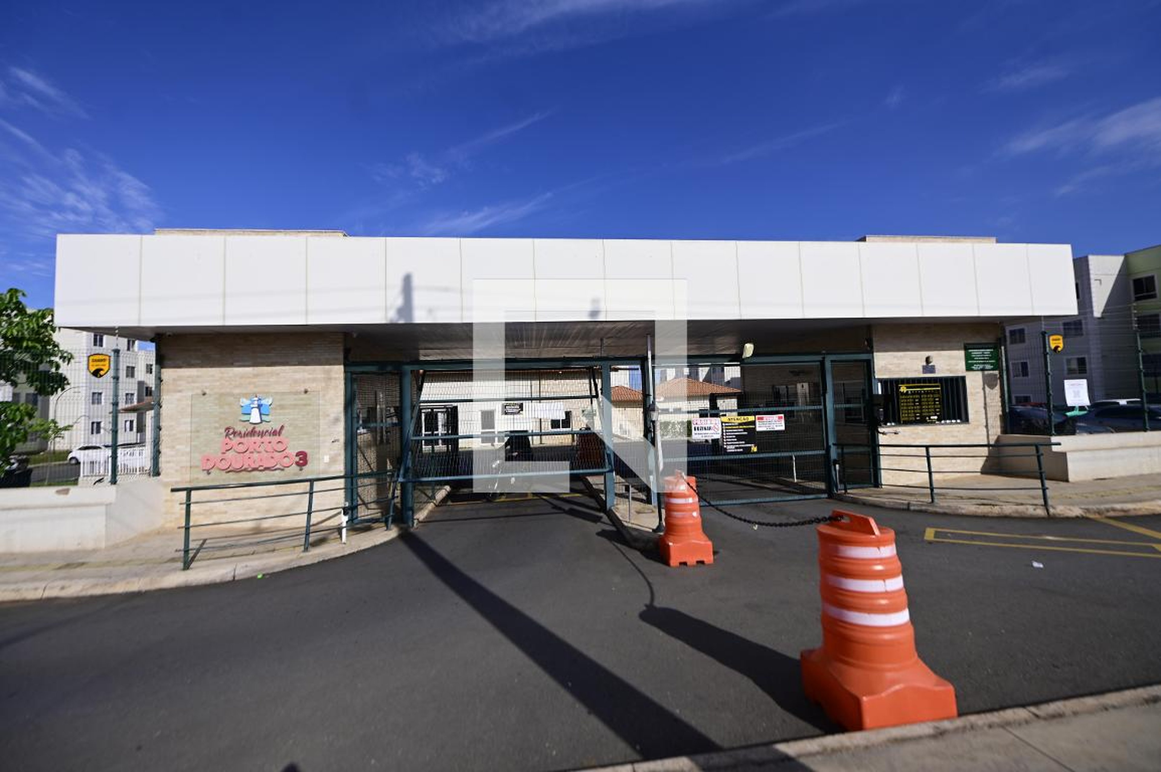 Fachada Condomínio em Rua 72, 4