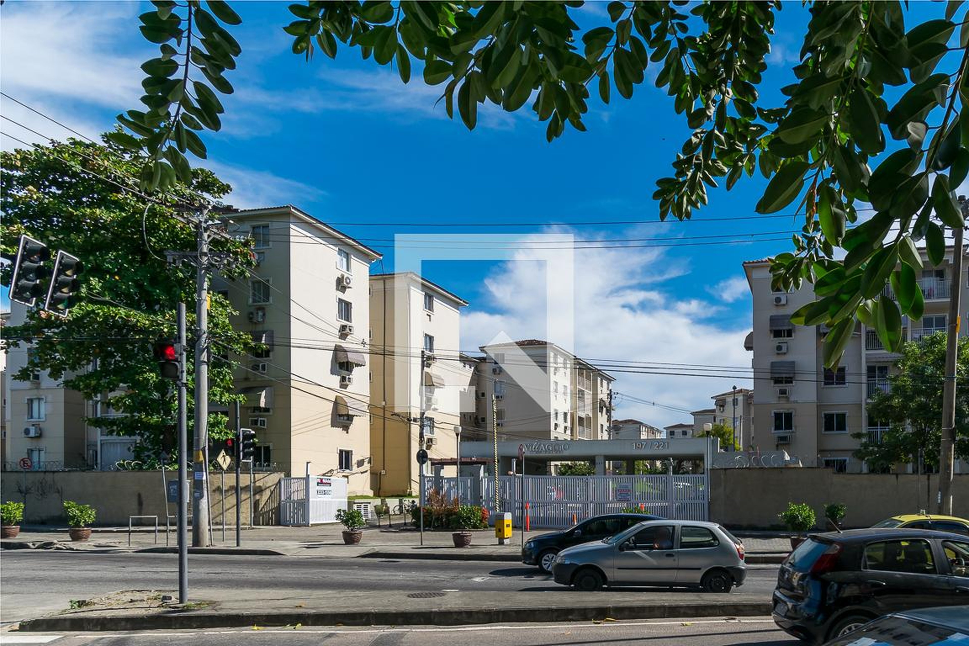 Fachada do Condomínio Condomínio Villagio das Praças