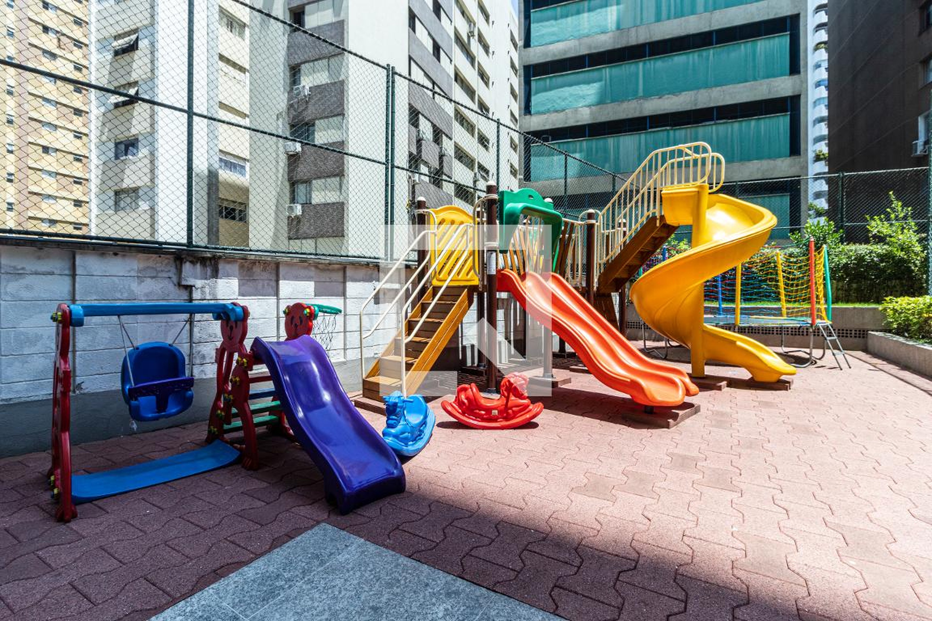 Playground - Ana Elisa