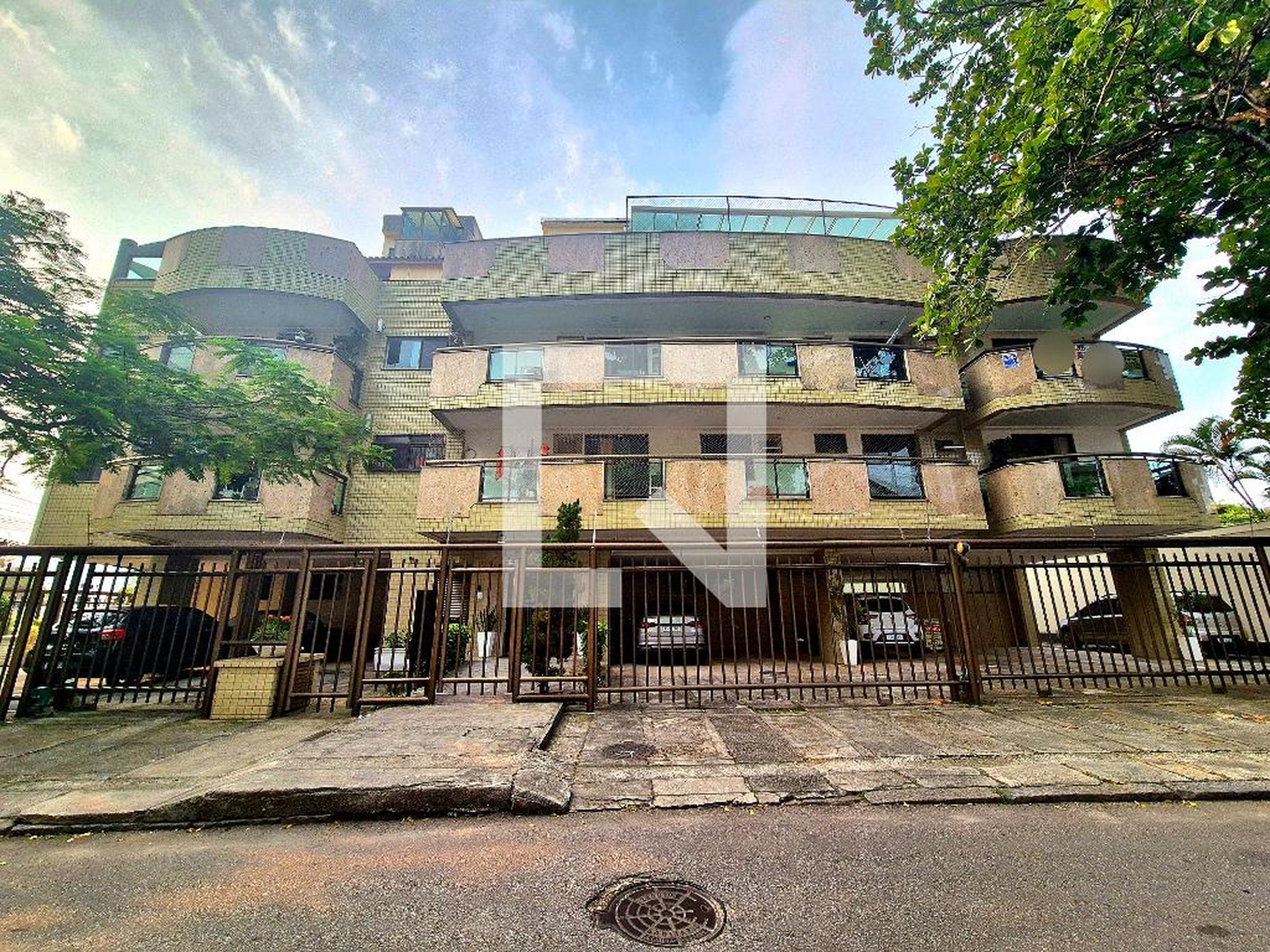 Fachada do Prédio Condomínio Paola Residencias